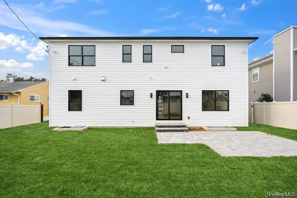 35 Main Parkway, Oyster Bay, NY, 5 Bedroom Bedrooms, 10 Room Rooms,3 BathroomBathrooms,Residential Lease,For Rent,Main,0,1055650 35 Main Parkway, Oyster Bay, NY, 5 Bedroom Bedrooms, 10 Room Rooms,3 BathroomBathrooms,Residential Lease,For Rent,Main,0,1055650