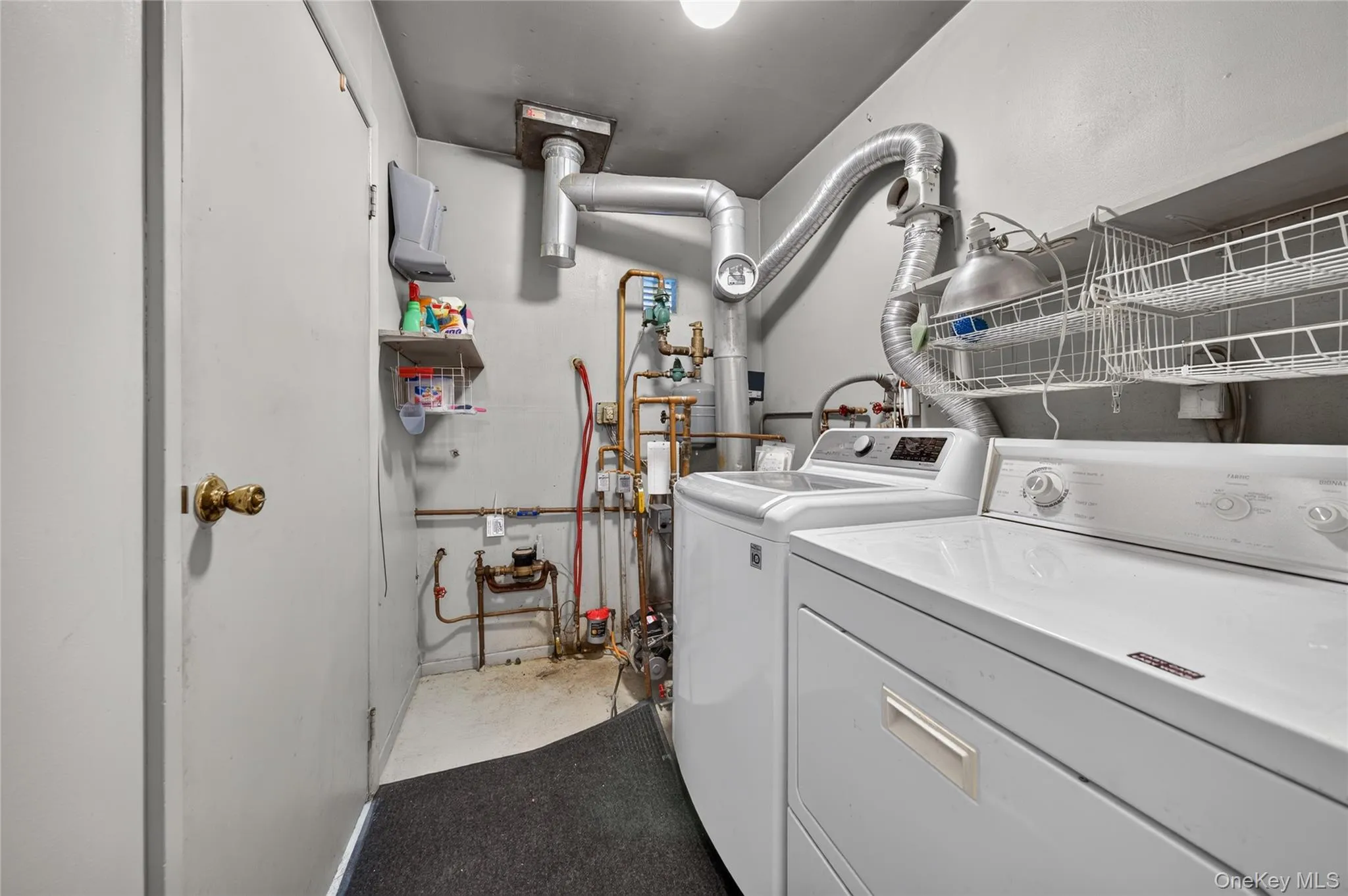 9 Groton Lane, Brookhaven, NY, 3 Bedrooms Bedrooms, 7 Rooms Rooms,2 BathroomsBathrooms,Residential,For Rent,Groton,0,1055652 9 Groton Lane, Brookhaven, NY, 3 Bedrooms Bedrooms, 7 Rooms Rooms,2 BathroomsBathrooms,Residential,For Rent,Groton,0,1055652