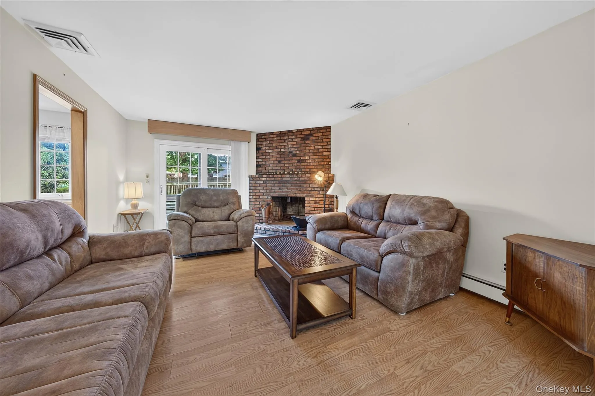 9 Groton Lane, Brookhaven, NY, 3 Bedrooms Bedrooms, 7 Rooms Rooms,2 BathroomsBathrooms,Residential,For Rent,Groton,0,1055652 9 Groton Lane, Brookhaven, NY, 3 Bedrooms Bedrooms, 7 Rooms Rooms,2 BathroomsBathrooms,Residential,For Rent,Groton,0,1055652