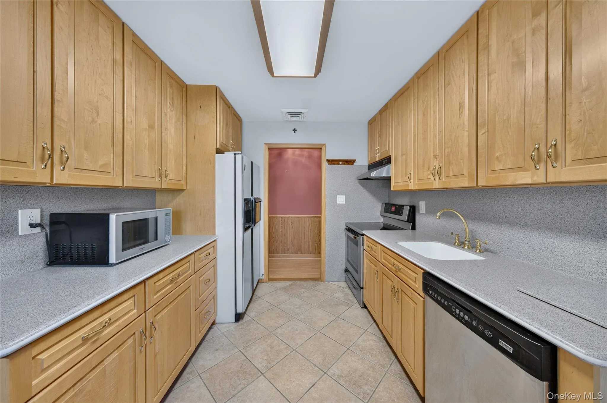 9 Groton Lane, Brookhaven, NY, 3 Bedrooms Bedrooms, 7 Rooms Rooms,2 BathroomsBathrooms,Residential,For Rent,Groton,0,1055652 9 Groton Lane, Brookhaven, NY, 3 Bedrooms Bedrooms, 7 Rooms Rooms,2 BathroomsBathrooms,Residential,For Rent,Groton,0,1055652