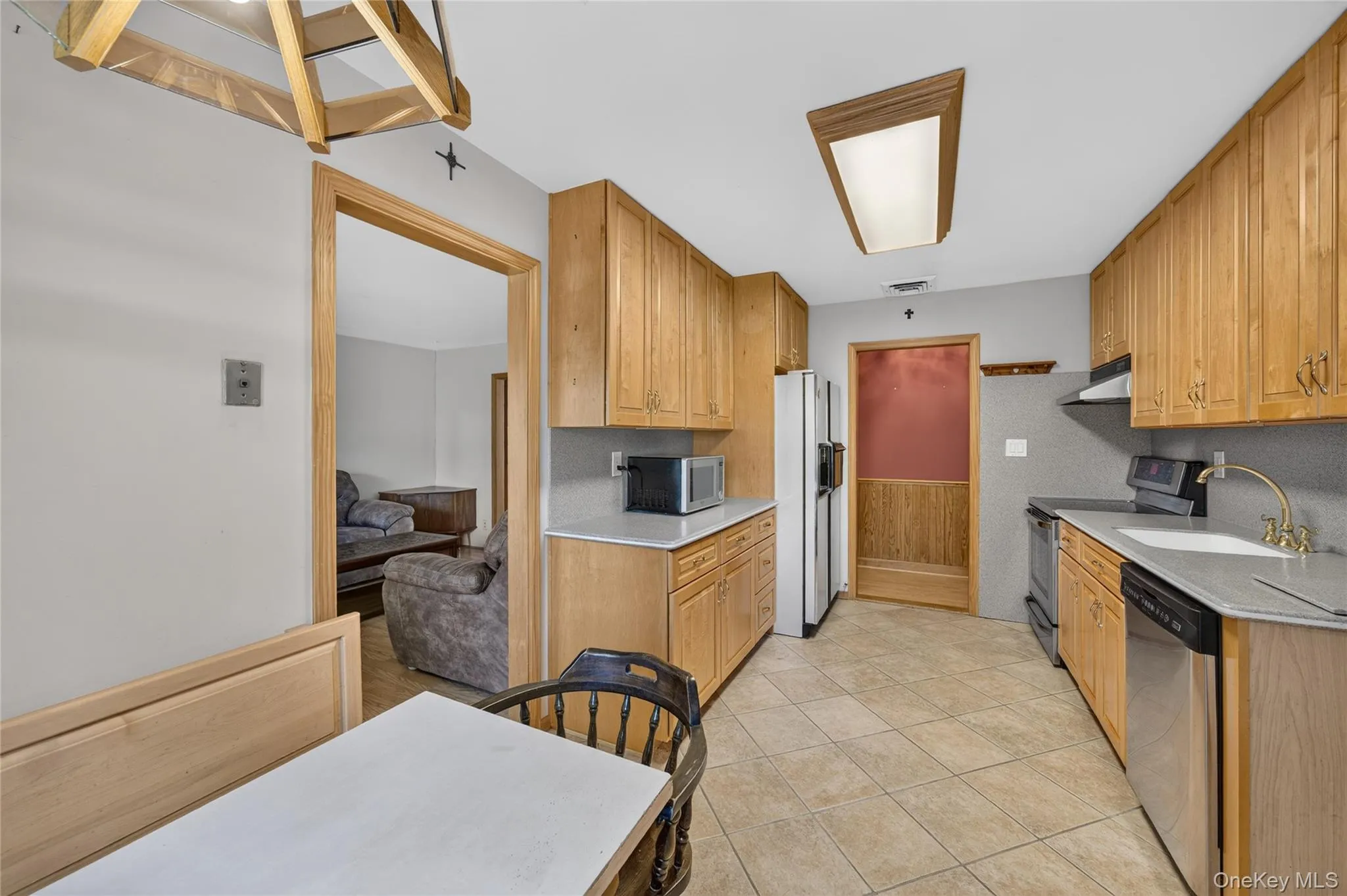 9 Groton Lane, Brookhaven, NY, 3 Bedrooms Bedrooms, 7 Rooms Rooms,2 BathroomsBathrooms,Residential,For Rent,Groton,0,1055652 9 Groton Lane, Brookhaven, NY, 3 Bedrooms Bedrooms, 7 Rooms Rooms,2 BathroomsBathrooms,Residential,For Rent,Groton,0,1055652