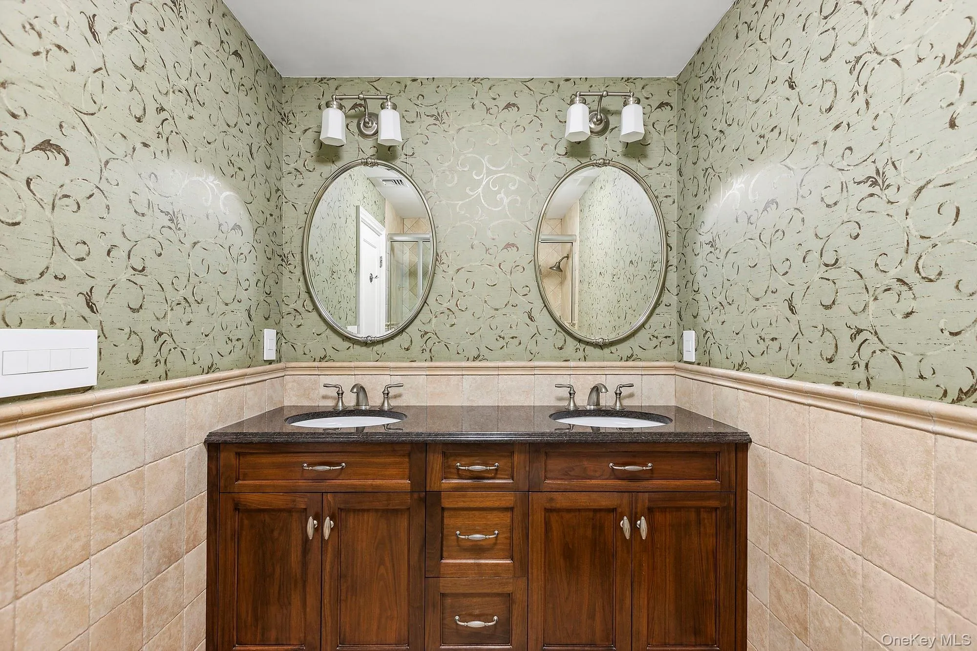 4 Saddlebrook Lane, Brookhaven, NY, 4 Bedrooms Bedrooms, 9 Rooms Rooms,3 BathroomsBathrooms,Residential,For Rent,Saddlebrook,0,1055656 4 Saddlebrook Lane, Brookhaven, NY, 4 Bedrooms Bedrooms, 9 Rooms Rooms,3 BathroomsBathrooms,Residential,For Rent,Saddlebrook,0,1055656