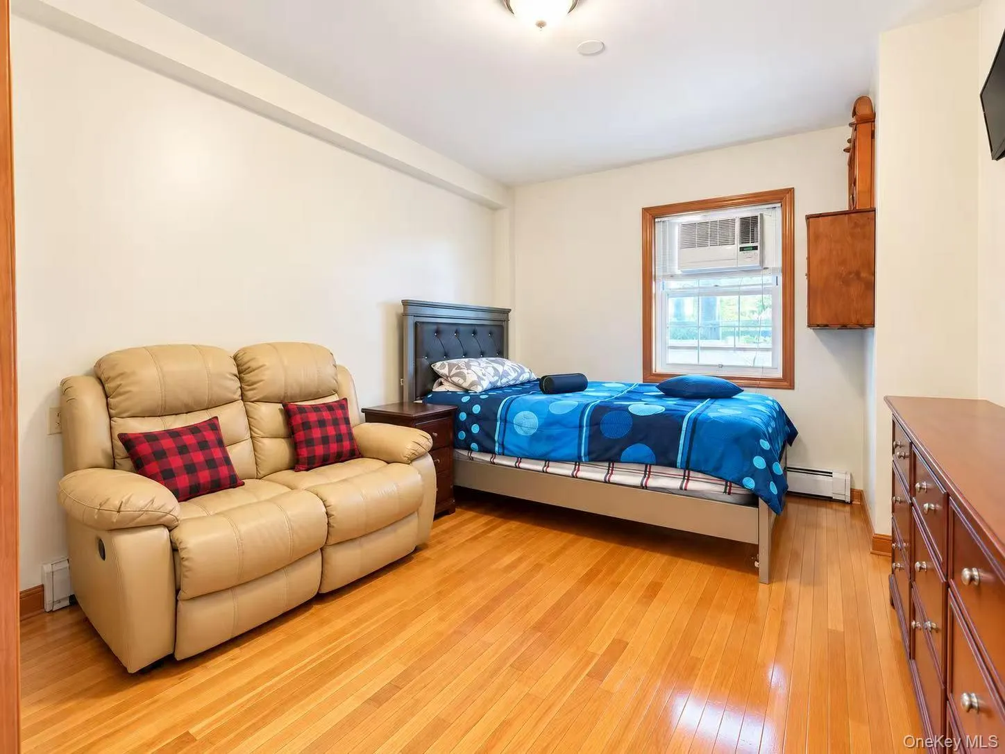 104-61 38th Avenue, New York, NY, 2 Bedrooms Bedrooms, 6 Rooms Rooms,1 BathroomBathrooms,Residential,For Rent,38th,0,1055658 104-61 38th Avenue, New York, NY, 2 Bedrooms Bedrooms, 6 Rooms Rooms,1 BathroomBathrooms,Residential,For Rent,38th,0,1055658