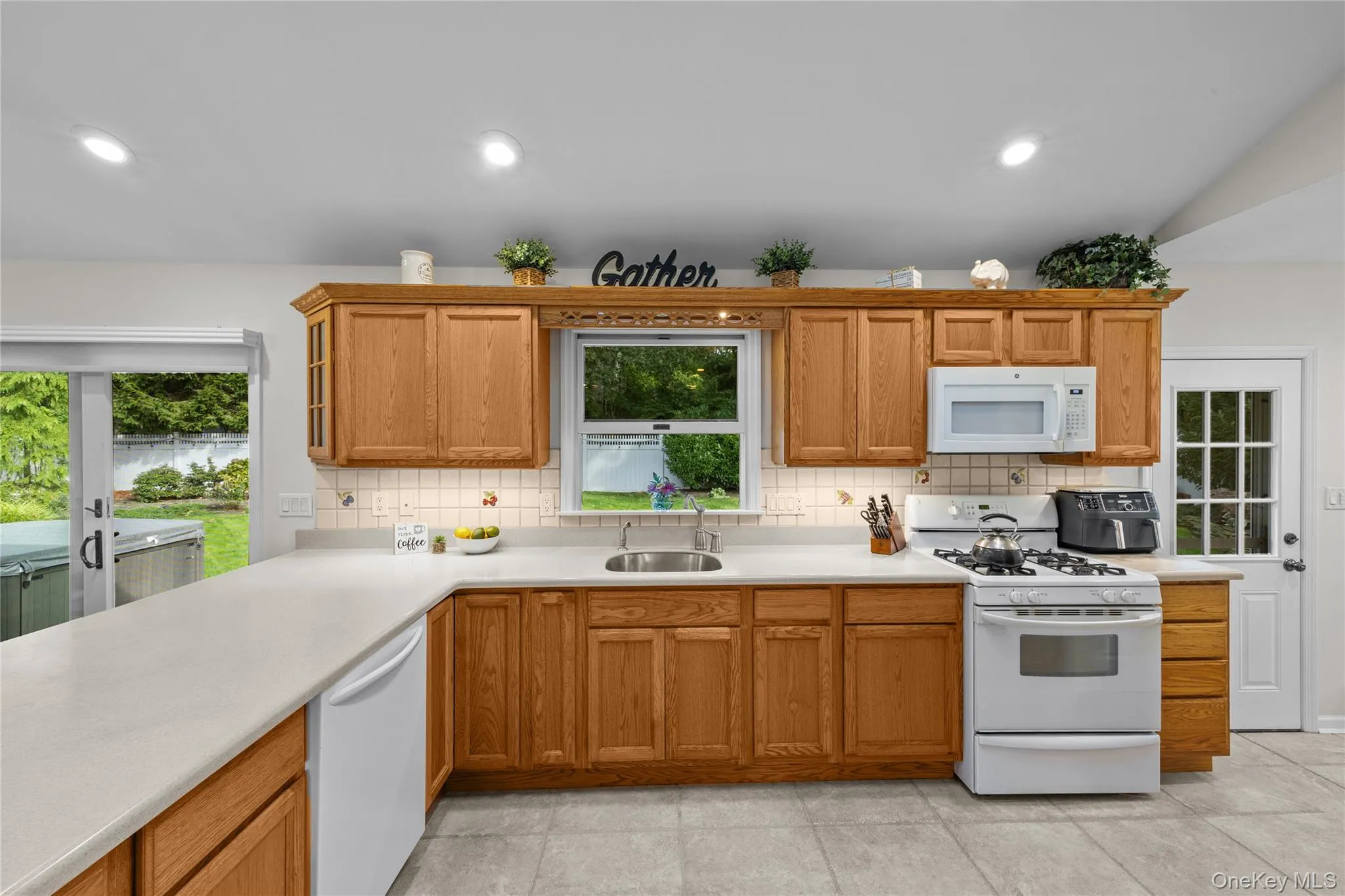 51 Beachfern Road, Brookhaven, NY, 3 Bedrooms Bedrooms, 7 Rooms Rooms,2 BathroomsBathrooms,Residential,For Rent,Beachfern,0,1055660 51 Beachfern Road, Brookhaven, NY, 3 Bedrooms Bedrooms, 7 Rooms Rooms,2 BathroomsBathrooms,Residential,For Rent,Beachfern,0,1055660