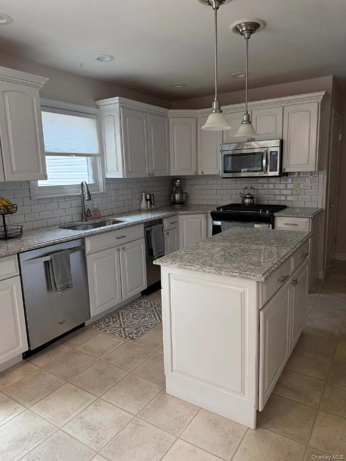 26 Layton Lane, Brookhaven, NY, 5 Bedrooms Bedrooms, 12 Rooms Rooms,4 BathroomsBathrooms,Residential,For Rent,Layton,0,1055661 26 Layton Lane, Brookhaven, NY, 5 Bedrooms Bedrooms, 12 Rooms Rooms,4 BathroomsBathrooms,Residential,For Rent,Layton,0,1055661