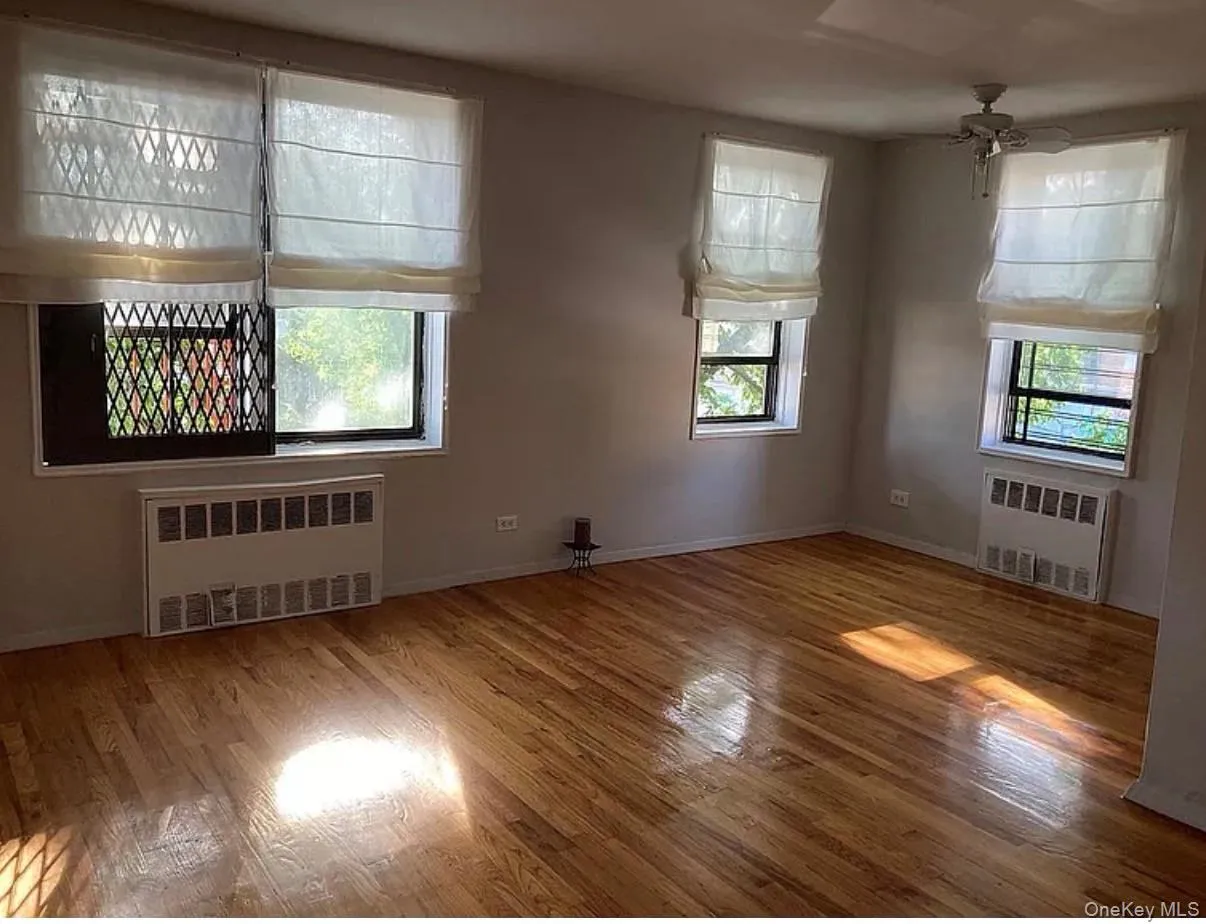 88-30 182nd Street, New York, NY, 3 Rooms Rooms,1 BathroomBathrooms,Residential,For Rent,182nd,0,1055662 88-30 182nd Street, New York, NY, 3 Rooms Rooms,1 BathroomBathrooms,Residential,For Rent,182nd,0,1055662