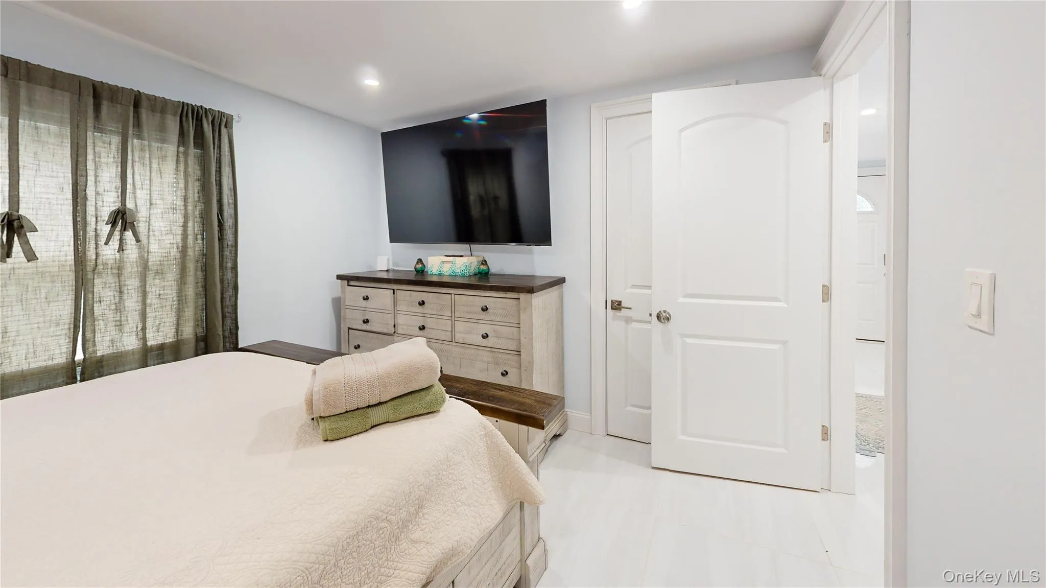41 Campus Drive, Brookhaven, NY, 4 Bedrooms Bedrooms, 10 Rooms Rooms,2 BathroomsBathrooms,Residential,For Rent,Campus,0,1055665 41 Campus Drive, Brookhaven, NY, 4 Bedrooms Bedrooms, 10 Rooms Rooms,2 BathroomsBathrooms,Residential,For Rent,Campus,0,1055665