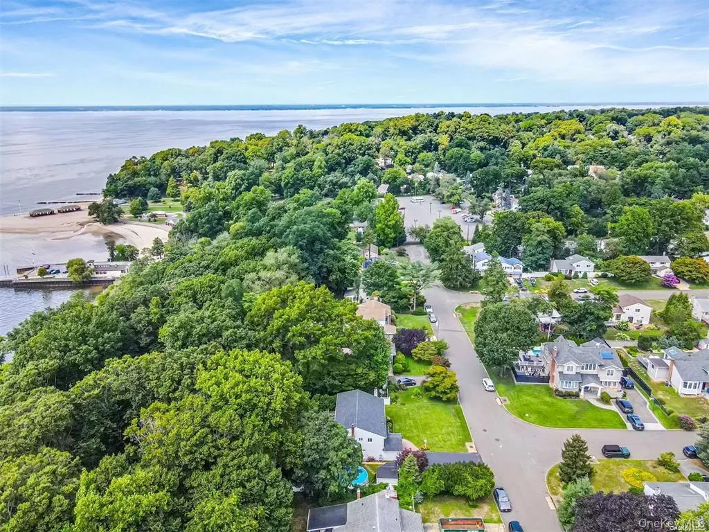 23 Barry Drive, Glen Cove, NY, 4 Bedrooms Bedrooms, 9 Rooms Rooms,2 BathroomsBathrooms,Residential,For Rent,Barry,0,1055666 23 Barry Drive, Glen Cove, NY, 4 Bedrooms Bedrooms, 9 Rooms Rooms,2 BathroomsBathrooms,Residential,For Rent,Barry,0,1055666