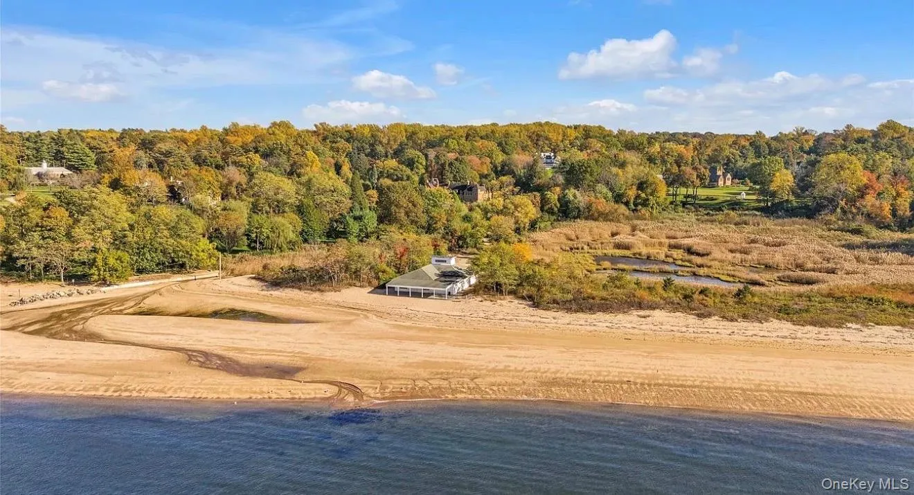 23 Barry Drive, Glen Cove, NY, 4 Bedrooms Bedrooms, 9 Rooms Rooms,2 BathroomsBathrooms,Residential,For Rent,Barry,0,1055666 23 Barry Drive, Glen Cove, NY, 4 Bedrooms Bedrooms, 9 Rooms Rooms,2 BathroomsBathrooms,Residential,For Rent,Barry,0,1055666