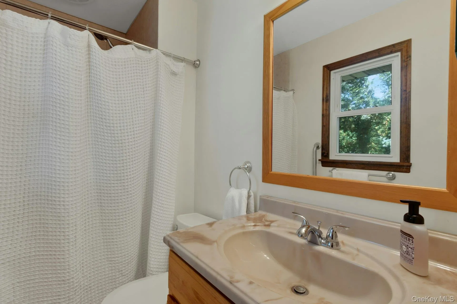 61 Rolling Ridge Road, Clarkstown, NY, 6 Bedrooms Bedrooms, 13 Rooms Rooms,3 BathroomsBathrooms,Residential,For Rent,Rolling Ridge,0,1055668 61 Rolling Ridge Road, Clarkstown, NY, 6 Bedrooms Bedrooms, 13 Rooms Rooms,3 BathroomsBathrooms,Residential,For Rent,Rolling Ridge,0,1055668