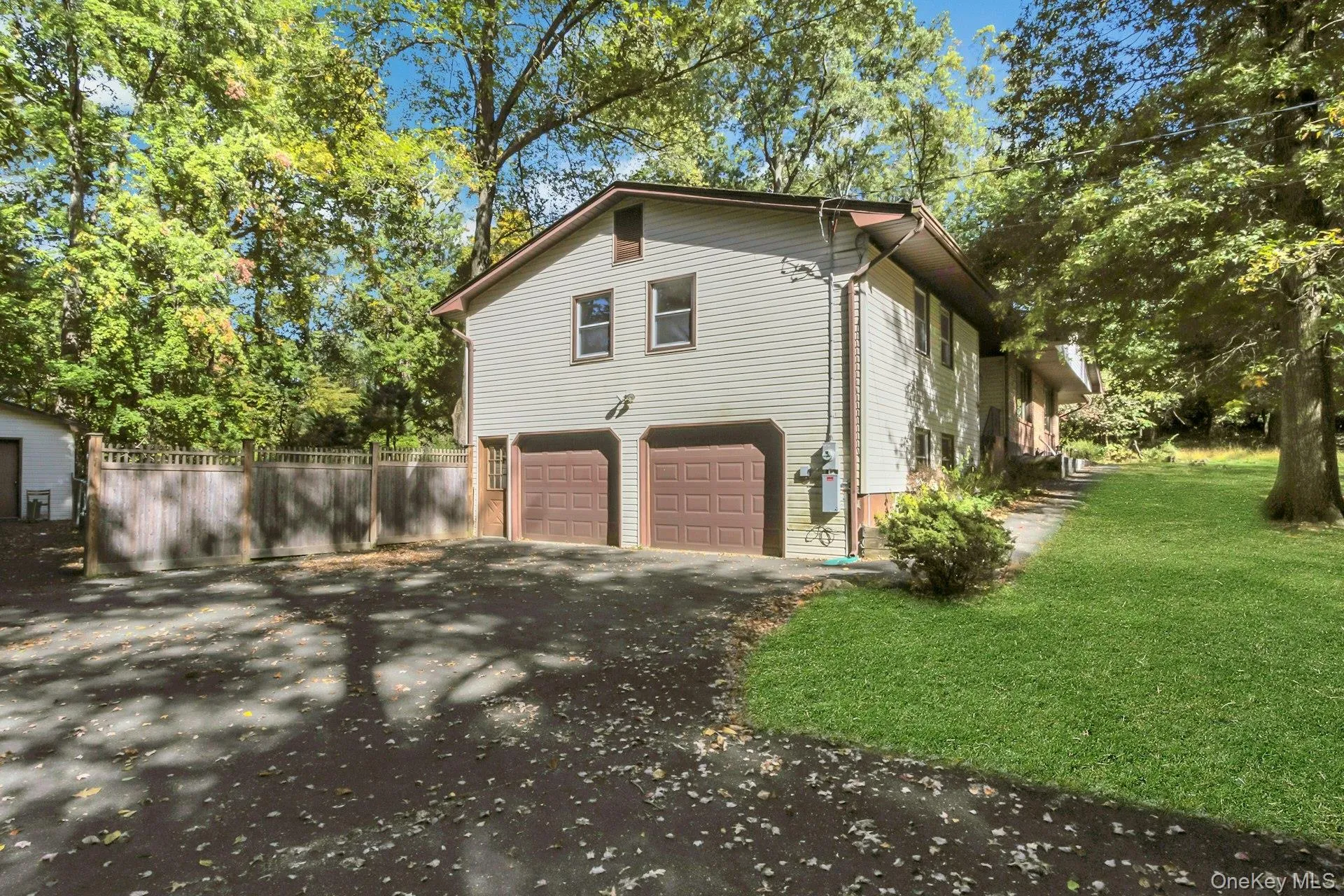 61 Rolling Ridge Road, Clarkstown, NY, 6 Bedrooms Bedrooms, 13 Rooms Rooms,3 BathroomsBathrooms,Residential,For Rent,Rolling Ridge,0,1055668 61 Rolling Ridge Road, Clarkstown, NY, 6 Bedrooms Bedrooms, 13 Rooms Rooms,3 BathroomsBathrooms,Residential,For Rent,Rolling Ridge,0,1055668
