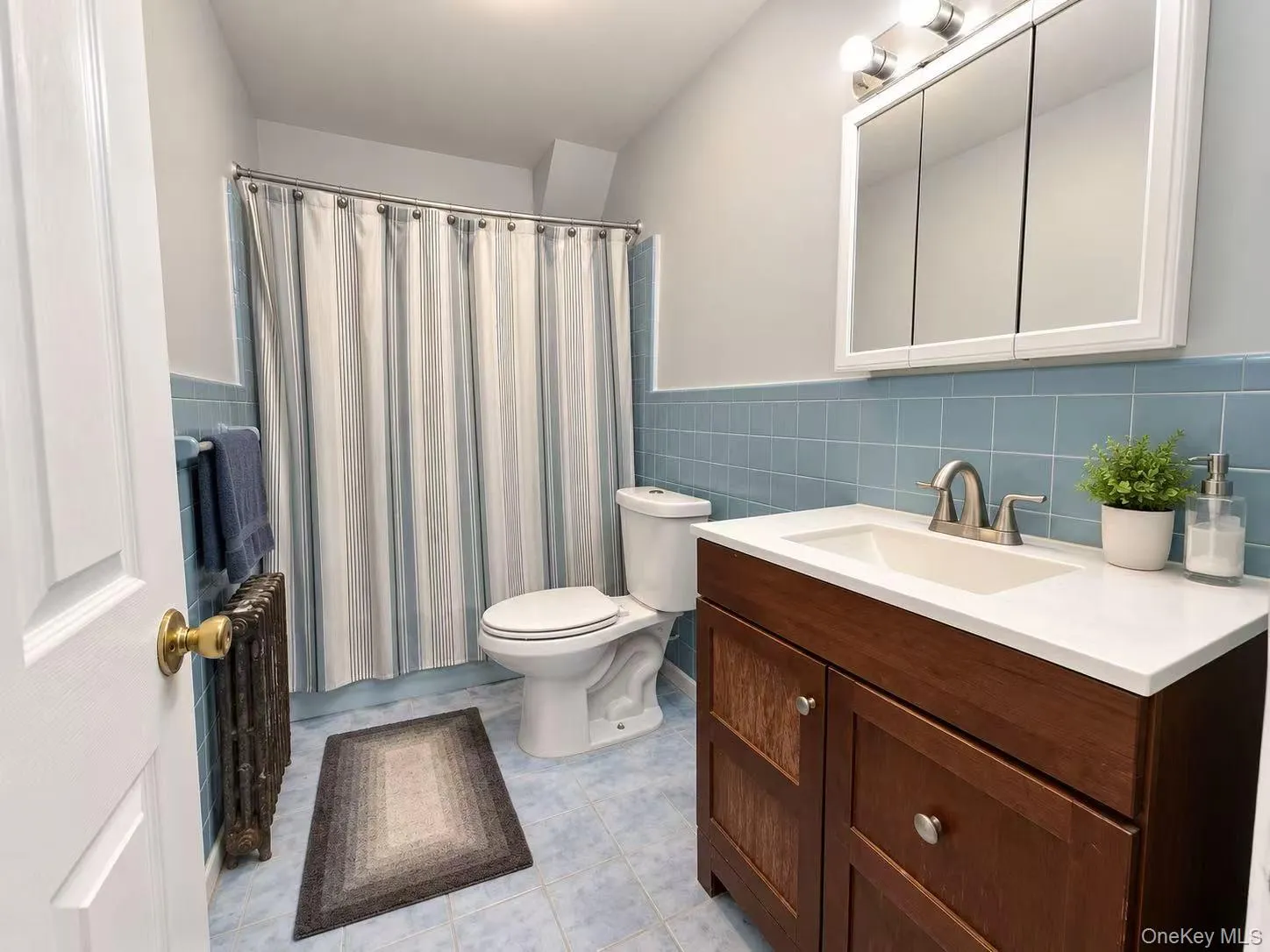 90-71 178th Street, New York, NY, 3 Bedrooms Bedrooms, 7 Rooms Rooms,1 BathroomBathrooms,Residential,For Rent,178th,0,1055672 90-71 178th Street, New York, NY, 3 Bedrooms Bedrooms, 7 Rooms Rooms,1 BathroomBathrooms,Residential,For Rent,178th,0,1055672