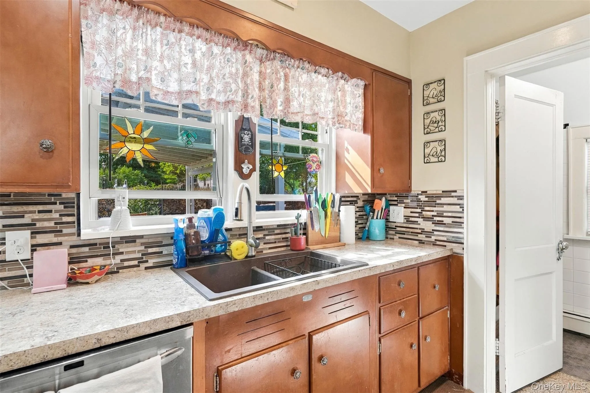 34 Adams Street, Poughkeepsie (town), NY, 2 Bedrooms Bedrooms, 7 Rooms Rooms,1 BathroomBathrooms,Residential,For Rent,Adams,0,1055673 34 Adams Street, Poughkeepsie (town), NY, 2 Bedrooms Bedrooms, 7 Rooms Rooms,1 BathroomBathrooms,Residential,For Rent,Adams,0,1055673
