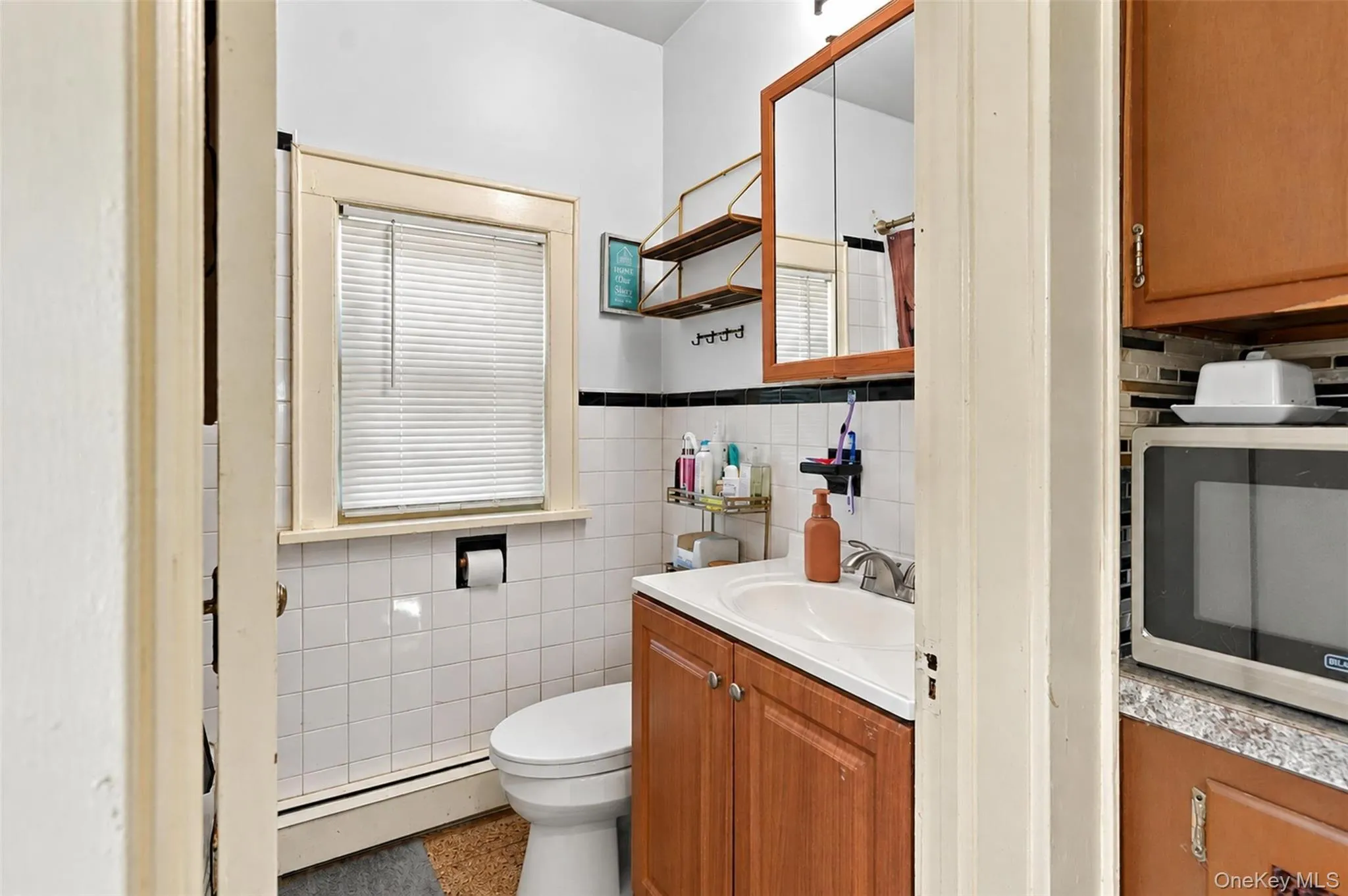 34 Adams Street, Poughkeepsie (town), NY, 2 Bedrooms Bedrooms, 7 Rooms Rooms,1 BathroomBathrooms,Residential,For Rent,Adams,0,1055673 34 Adams Street, Poughkeepsie (town), NY, 2 Bedrooms Bedrooms, 7 Rooms Rooms,1 BathroomBathrooms,Residential,For Rent,Adams,0,1055673