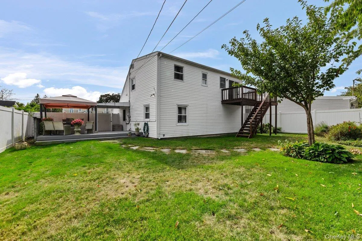61 Hollyhock Road, Hempstead, NY, 3 Bedrooms Bedrooms, 6 Rooms Rooms,2 BathroomsBathrooms,Residential,For Rent,Hollyhock,0,1055683 61 Hollyhock Road, Hempstead, NY, 3 Bedrooms Bedrooms, 6 Rooms Rooms,2 BathroomsBathrooms,Residential,For Rent,Hollyhock,0,1055683
