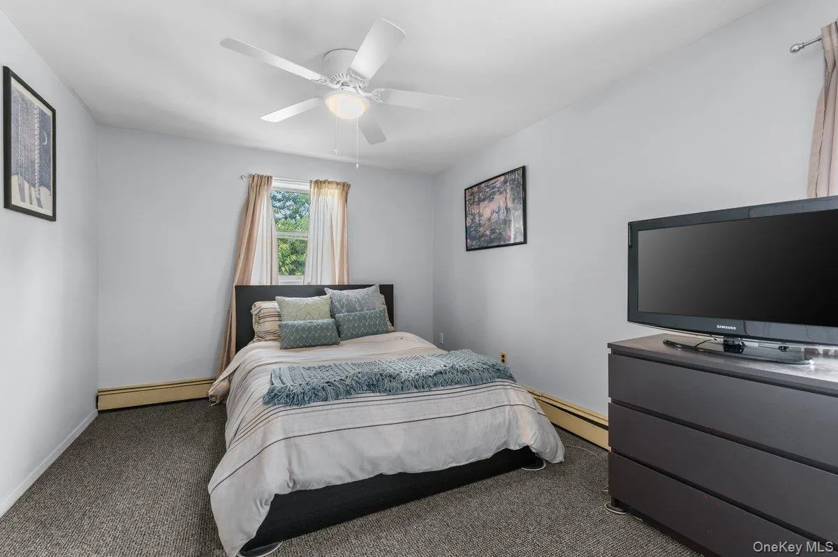 61 Hollyhock Road, Hempstead, NY, 3 Bedrooms Bedrooms, 6 Rooms Rooms,2 BathroomsBathrooms,Residential,For Rent,Hollyhock,0,1055683 61 Hollyhock Road, Hempstead, NY, 3 Bedrooms Bedrooms, 6 Rooms Rooms,2 BathroomsBathrooms,Residential,For Rent,Hollyhock,0,1055683