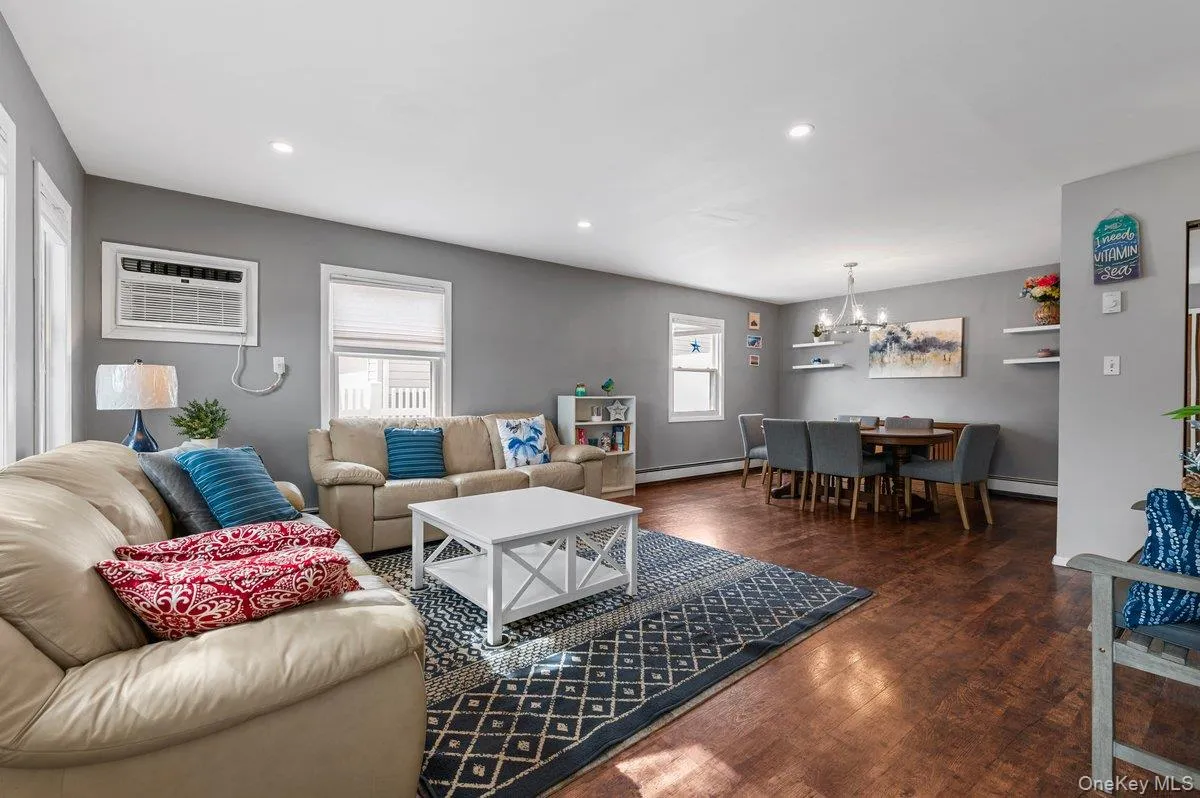 61 Hollyhock Road, Hempstead, NY, 3 Bedrooms Bedrooms, 6 Rooms Rooms,2 BathroomsBathrooms,Residential,For Rent,Hollyhock,0,1055683 61 Hollyhock Road, Hempstead, NY, 3 Bedrooms Bedrooms, 6 Rooms Rooms,2 BathroomsBathrooms,Residential,For Rent,Hollyhock,0,1055683