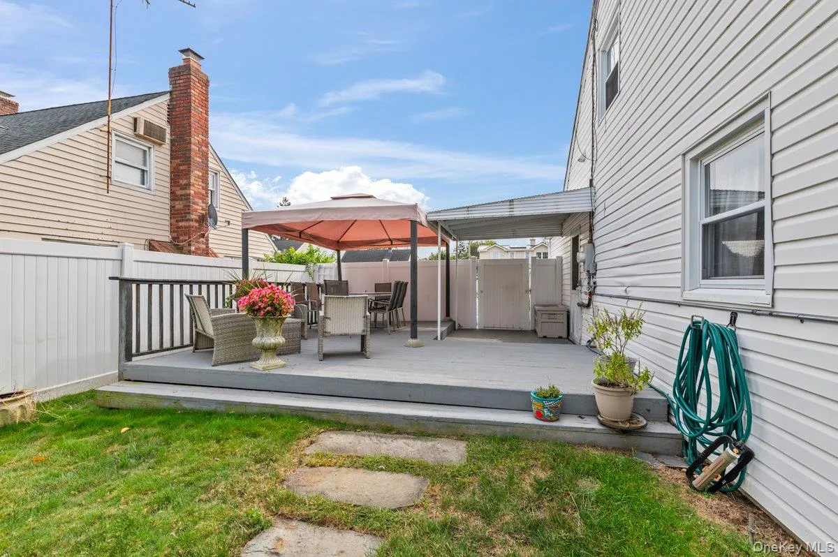 61 Hollyhock Road, Hempstead, NY, 3 Bedrooms Bedrooms, 6 Rooms Rooms,2 BathroomsBathrooms,Residential,For Rent,Hollyhock,0,1055683 61 Hollyhock Road, Hempstead, NY, 3 Bedrooms Bedrooms, 6 Rooms Rooms,2 BathroomsBathrooms,Residential,For Rent,Hollyhock,0,1055683