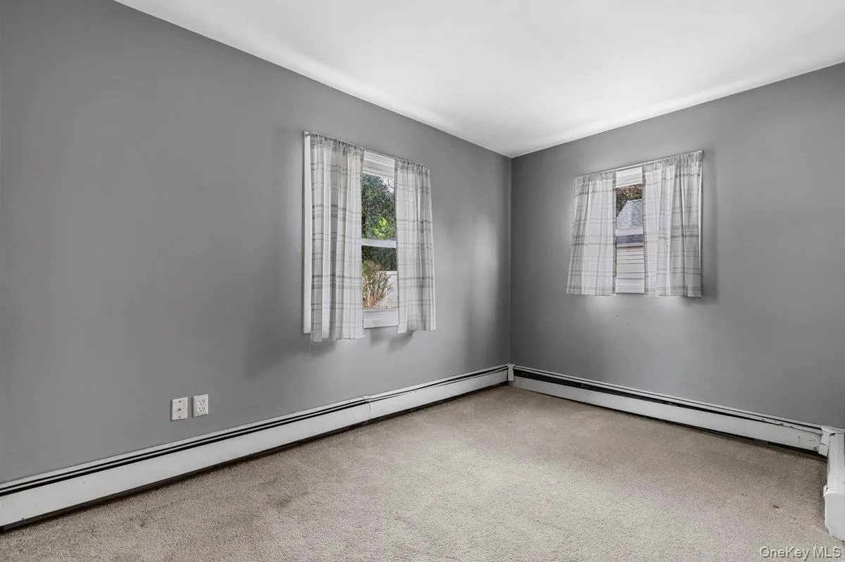 61 Hollyhock Road, Hempstead, NY, 3 Bedrooms Bedrooms, 6 Rooms Rooms,2 BathroomsBathrooms,Residential,For Rent,Hollyhock,0,1055683 61 Hollyhock Road, Hempstead, NY, 3 Bedrooms Bedrooms, 6 Rooms Rooms,2 BathroomsBathrooms,Residential,For Rent,Hollyhock,0,1055683