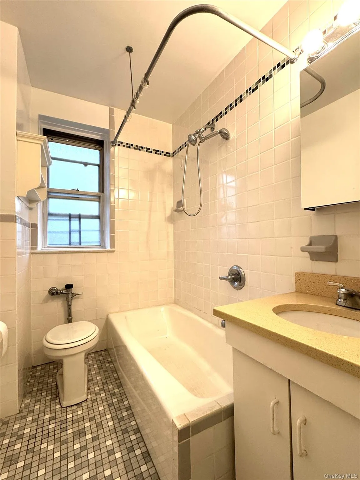 141-35 79th Avenue, New York, NY, 1 Bedroom Bedrooms, 4 Rooms Rooms,1 BathroomBathrooms,Residential,For Rent,79th,0,1055689 141-35 79th Avenue, New York, NY, 1 Bedroom Bedrooms, 4 Rooms Rooms,1 BathroomBathrooms,Residential,For Rent,79th,0,1055689