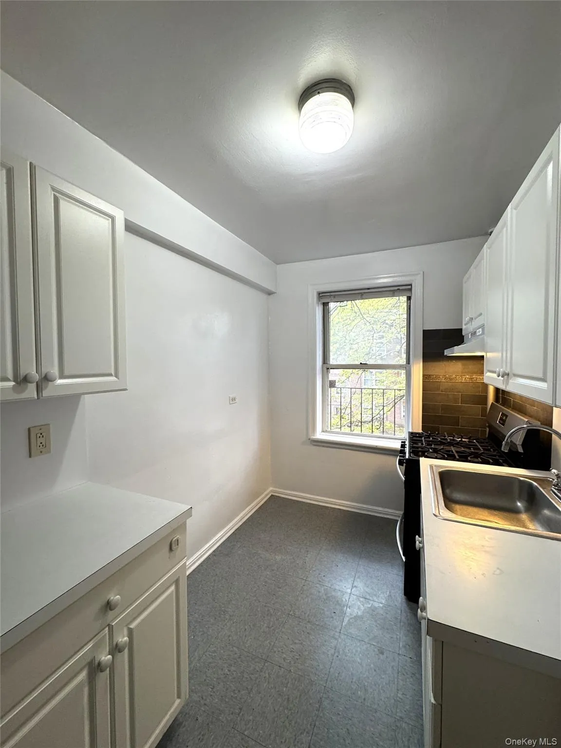 141-35 79th Avenue, New York, NY, 1 Bedroom Bedrooms, 4 Rooms Rooms,1 BathroomBathrooms,Residential,For Rent,79th,0,1055689 141-35 79th Avenue, New York, NY, 1 Bedroom Bedrooms, 4 Rooms Rooms,1 BathroomBathrooms,Residential,For Rent,79th,0,1055689