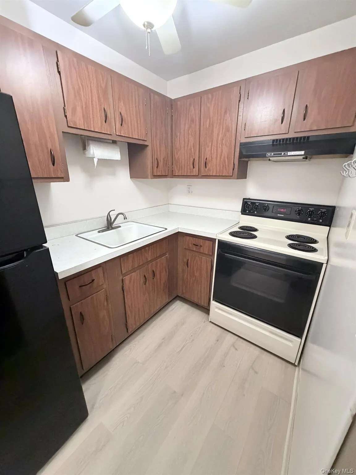 274 Hooker Avenue, Poughkeepsie, NY, 1 Bedroom Bedrooms, 2 Room Rooms,1 BathroomBathrooms,Residential Lease,For Rent,Hooker,0,1055699 274 Hooker Avenue, Poughkeepsie, NY, 1 Bedroom Bedrooms, 2 Room Rooms,1 BathroomBathrooms,Residential Lease,For Rent,Hooker,0,1055699