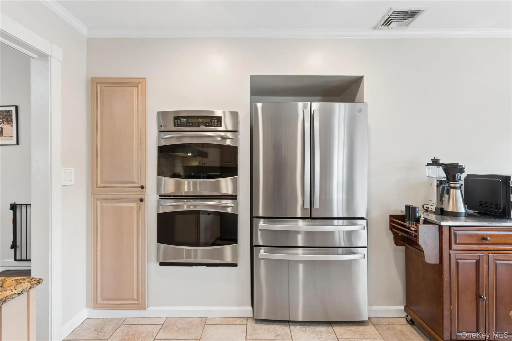 1650 James Street, Hempstead, NY, 4 Bedrooms Bedrooms, 9 Rooms Rooms,2 BathroomsBathrooms,Residential,For Rent,James,0,1055702 1650 James Street, Hempstead, NY, 4 Bedrooms Bedrooms, 9 Rooms Rooms,2 BathroomsBathrooms,Residential,For Rent,James,0,1055702