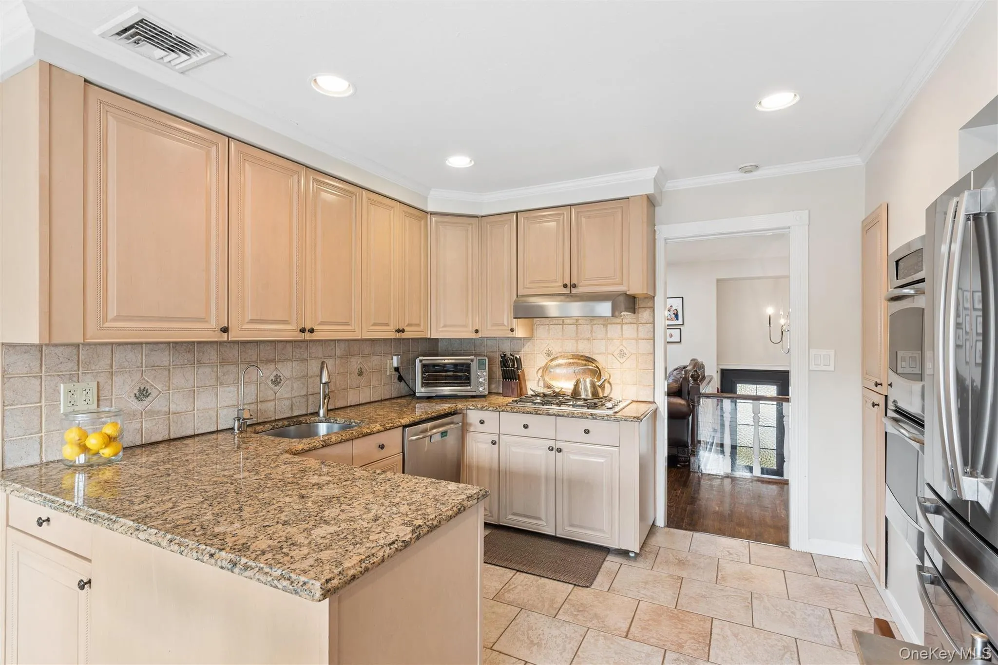1650 James Street, Hempstead, NY, 4 Bedrooms Bedrooms, 9 Rooms Rooms,2 BathroomsBathrooms,Residential,For Rent,James,0,1055702 1650 James Street, Hempstead, NY, 4 Bedrooms Bedrooms, 9 Rooms Rooms,2 BathroomsBathrooms,Residential,For Rent,James,0,1055702