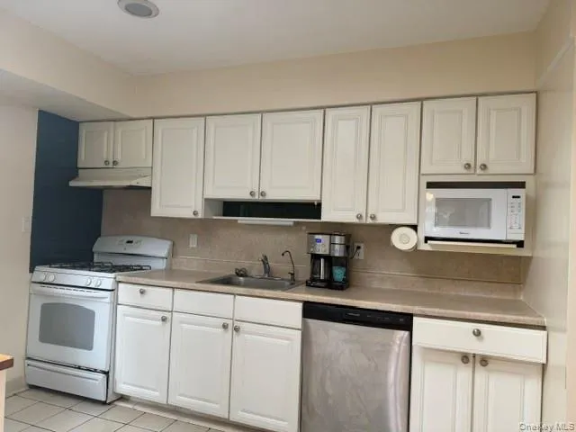 22 cedar Street, Oyster Bay, NY, 4 Bedrooms Bedrooms, 7 Rooms Rooms,2 BathroomsBathrooms,Residential,For Rent,cedar,0,1055703 22 cedar Street, Oyster Bay, NY, 4 Bedrooms Bedrooms, 7 Rooms Rooms,2 BathroomsBathrooms,Residential,For Rent,cedar,0,1055703