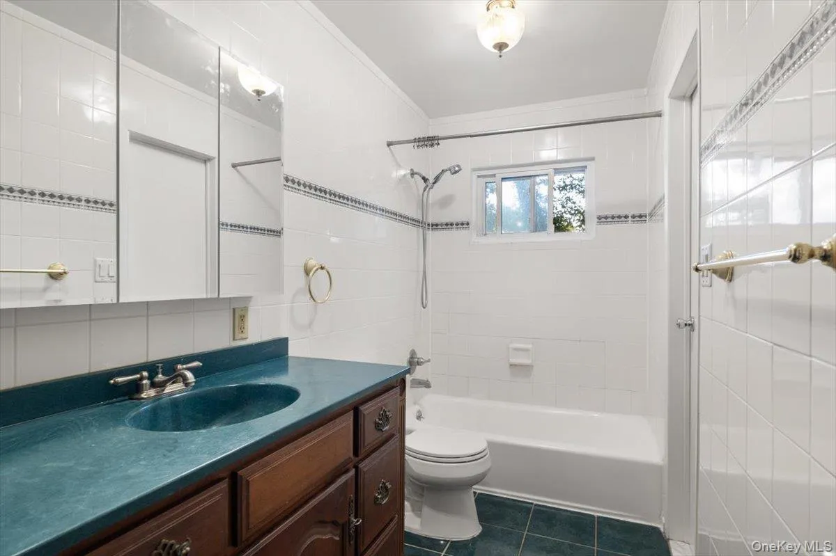 22 cedar Street, Oyster Bay, NY, 4 Bedrooms Bedrooms, 7 Rooms Rooms,2 BathroomsBathrooms,Residential,For Rent,cedar,0,1055703 22 cedar Street, Oyster Bay, NY, 4 Bedrooms Bedrooms, 7 Rooms Rooms,2 BathroomsBathrooms,Residential,For Rent,cedar,0,1055703