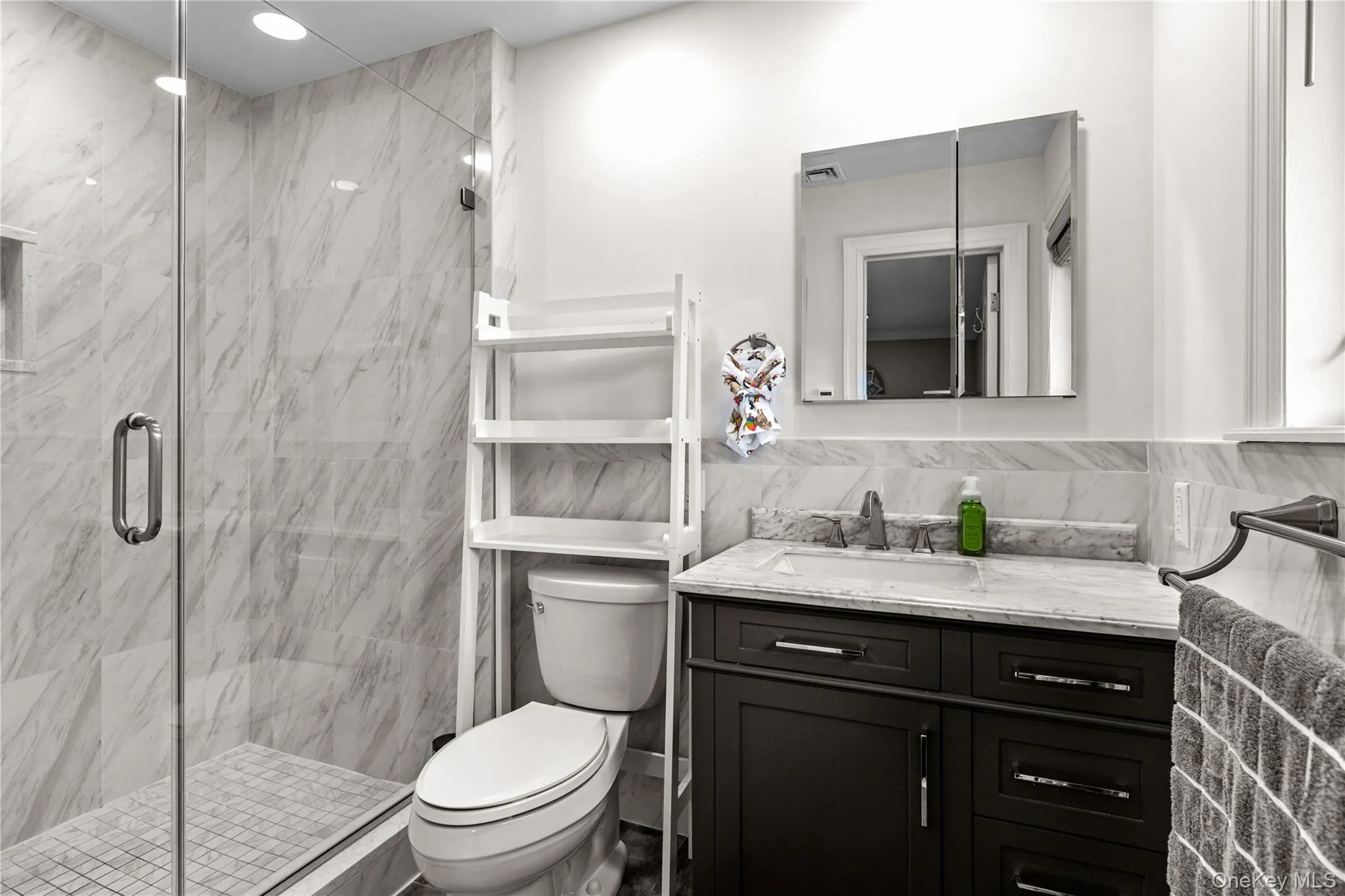 71 Roosevelt Drive, Oyster Bay, NY, 4 Bedrooms Bedrooms, 8 Rooms Rooms,3 BathroomsBathrooms,Residential,For Rent,Roosevelt,0,1055717 71 Roosevelt Drive, Oyster Bay, NY, 4 Bedrooms Bedrooms, 8 Rooms Rooms,3 BathroomsBathrooms,Residential,For Rent,Roosevelt,0,1055717