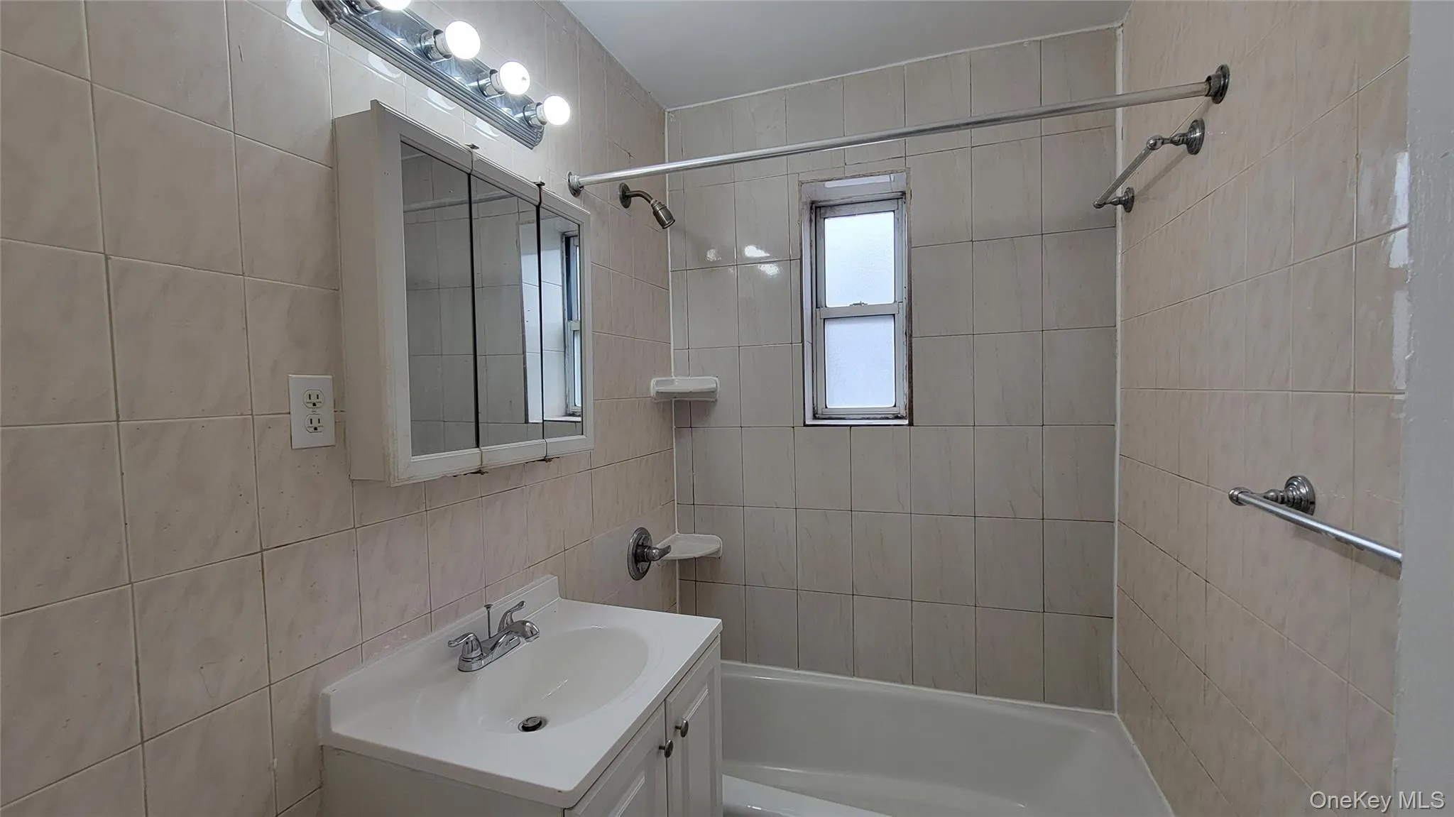 111-05 66 Avenue, New York, NY, 1 Bedroom Bedrooms, 3 Rooms Rooms,1 BathroomBathrooms,Residential,For Rent,66,0,1055720 111-05 66 Avenue, New York, NY, 1 Bedroom Bedrooms, 3 Rooms Rooms,1 BathroomBathrooms,Residential,For Rent,66,0,1055720