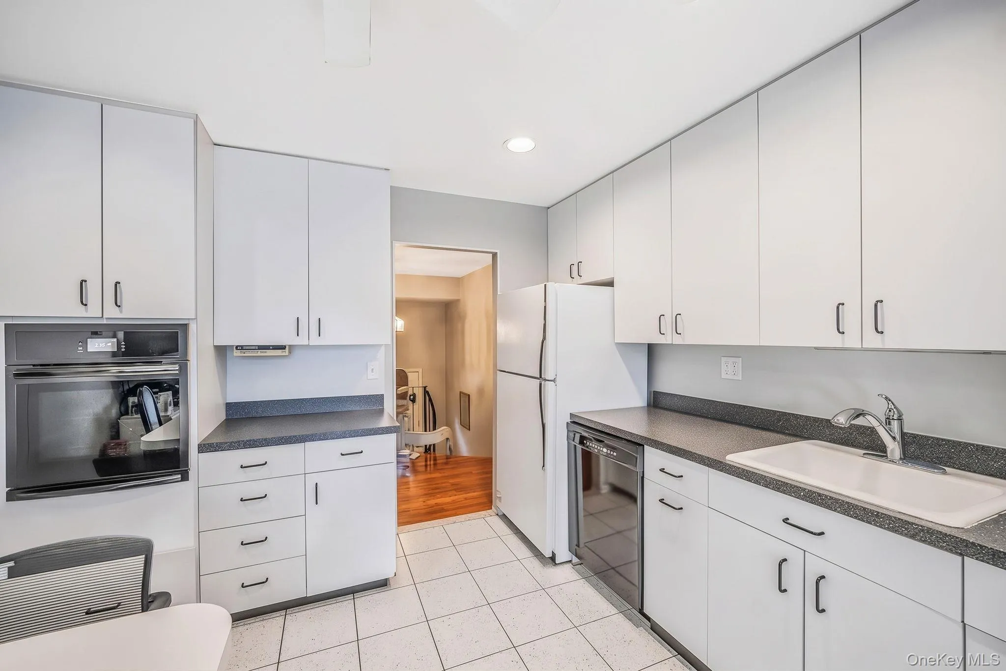 3 Oasis Place, Huntington, NY, 4 Bedrooms Bedrooms, 8 Rooms Rooms,2 BathroomsBathrooms,Residential,For Rent,Oasis,0,1055721 3 Oasis Place, Huntington, NY, 4 Bedrooms Bedrooms, 8 Rooms Rooms,2 BathroomsBathrooms,Residential,For Rent,Oasis,0,1055721