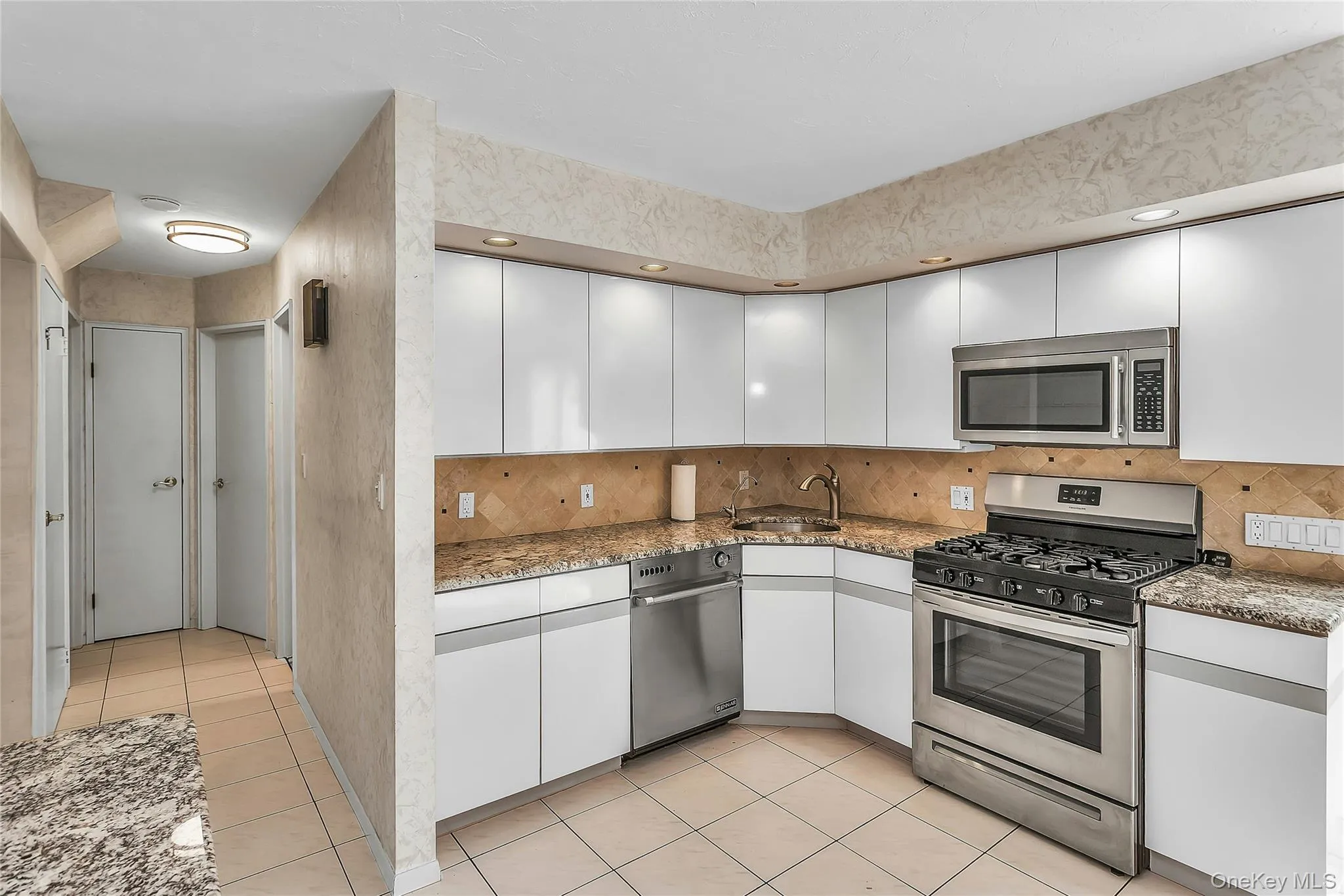 472 Chelsea Avenue, West Babylon, NY, 3 Bedrooms Bedrooms, 6 Rooms Rooms,2 BathroomsBathrooms,Residential,For Rent,Chelsea,0,1055733 472 Chelsea Avenue, West Babylon, NY, 3 Bedrooms Bedrooms, 6 Rooms Rooms,2 BathroomsBathrooms,Residential,For Rent,Chelsea,0,1055733