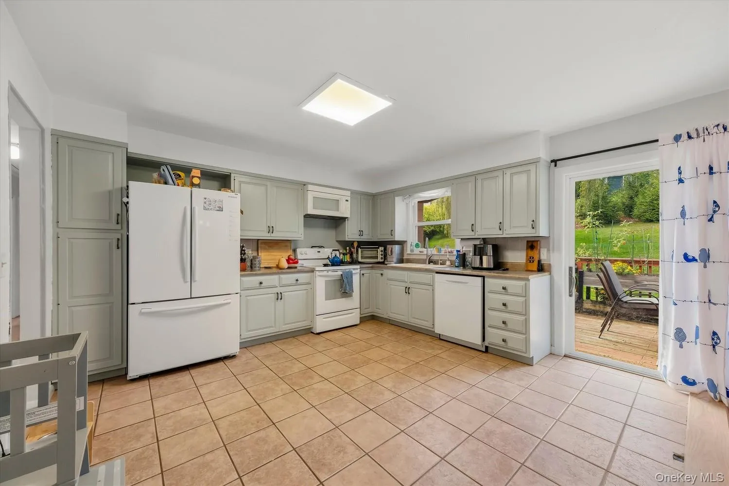 5 Bird Lane, Poughkeepsie, NY, 3 Bedrooms Bedrooms, 6 Rooms Rooms,2 BathroomsBathrooms,Residential,For Rent,Bird,0,1055735 5 Bird Lane, Poughkeepsie, NY, 3 Bedrooms Bedrooms, 6 Rooms Rooms,2 BathroomsBathrooms,Residential,For Rent,Bird,0,1055735