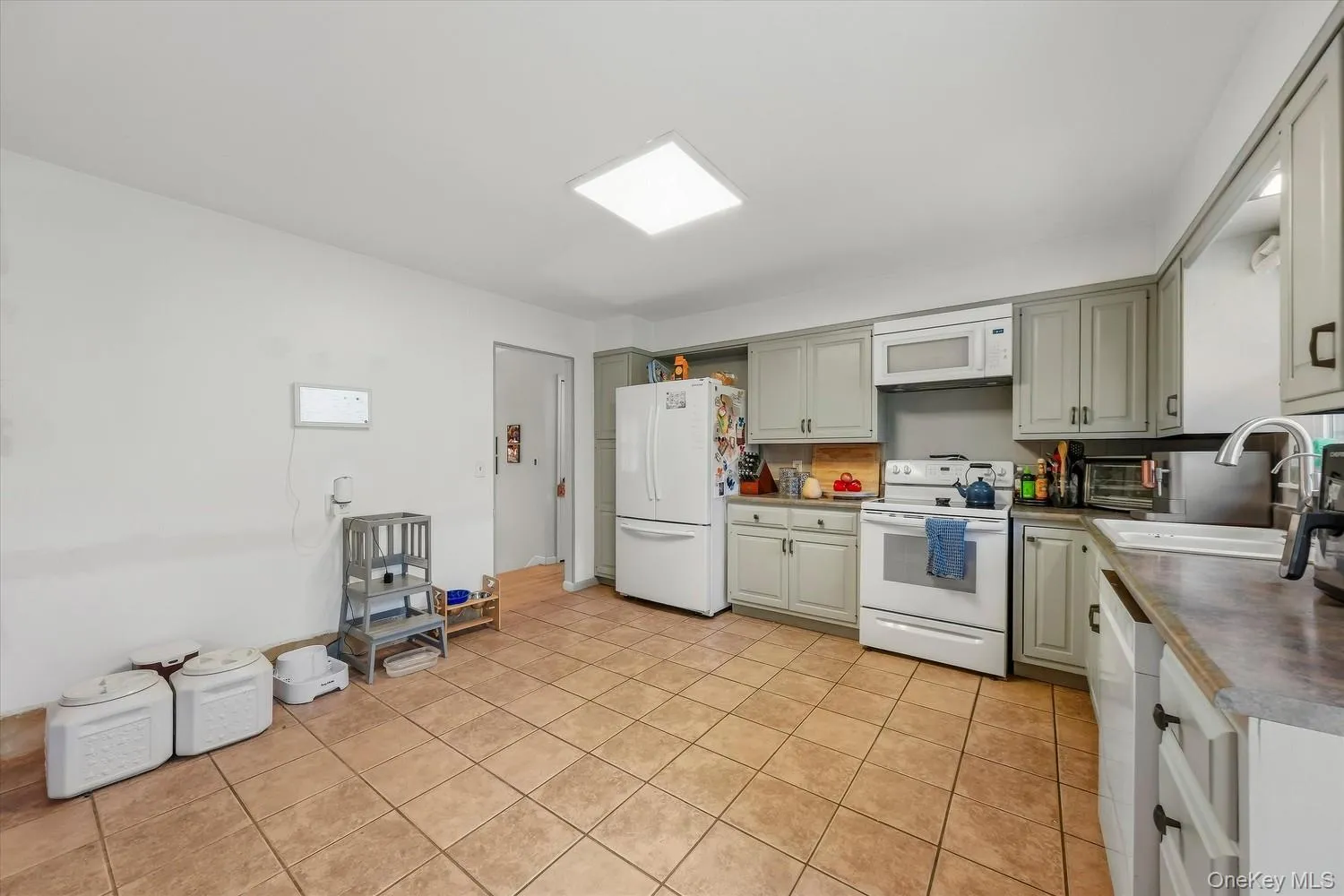 5 Bird Lane, Poughkeepsie, NY, 3 Bedrooms Bedrooms, 6 Rooms Rooms,2 BathroomsBathrooms,Residential,For Rent,Bird,0,1055735 5 Bird Lane, Poughkeepsie, NY, 3 Bedrooms Bedrooms, 6 Rooms Rooms,2 BathroomsBathrooms,Residential,For Rent,Bird,0,1055735