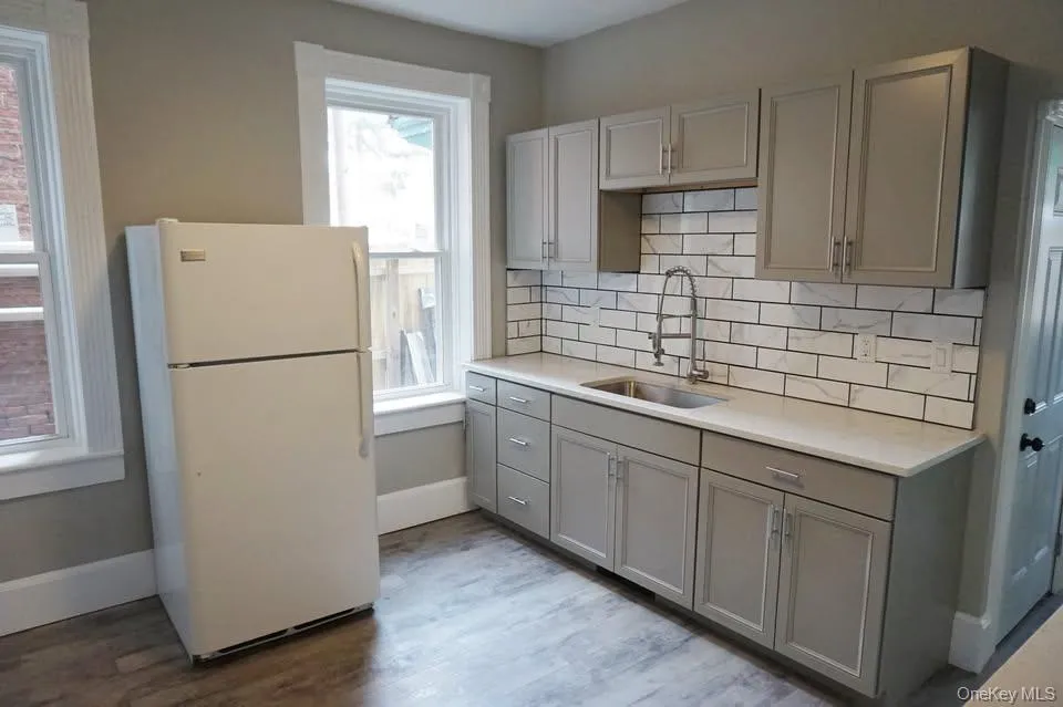 176 Mill Street, Poughkeepsie, NY, 3 Bedrooms Bedrooms, 6 Rooms Rooms,1 BathroomBathrooms,Residential Lease,For Rent,Mill,0,1055736 176 Mill Street, Poughkeepsie, NY, 3 Bedrooms Bedrooms, 6 Rooms Rooms,1 BathroomBathrooms,Residential Lease,For Rent,Mill,0,1055736