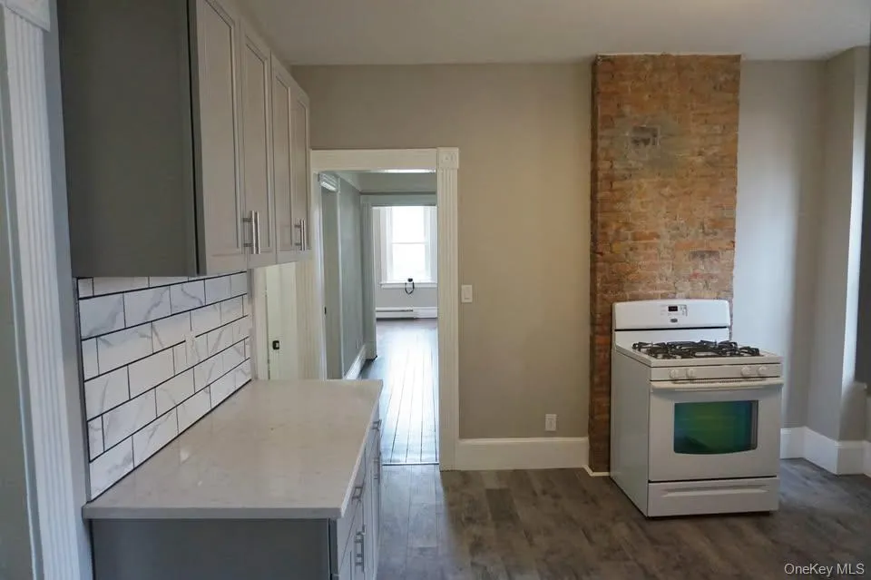 176 Mill Street, Poughkeepsie, NY, 3 Bedrooms Bedrooms, 6 Rooms Rooms,1 BathroomBathrooms,Residential Lease,For Rent,Mill,0,1055736 176 Mill Street, Poughkeepsie, NY, 3 Bedrooms Bedrooms, 6 Rooms Rooms,1 BathroomBathrooms,Residential Lease,For Rent,Mill,0,1055736