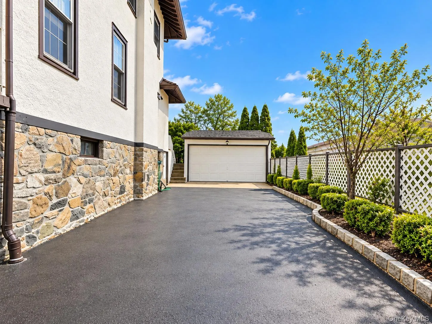 141 aka 145 Buckingham Road, Yonkers, NY, 5 Bedrooms Bedrooms, 10 Rooms Rooms,2 BathroomsBathrooms,Residential Lease,For Rent,Buckingham,0,1055739 141 aka 145 Buckingham Road, Yonkers, NY, 5 Bedrooms Bedrooms, 10 Rooms Rooms,2 BathroomsBathrooms,Residential Lease,For Rent,Buckingham,0,1055739