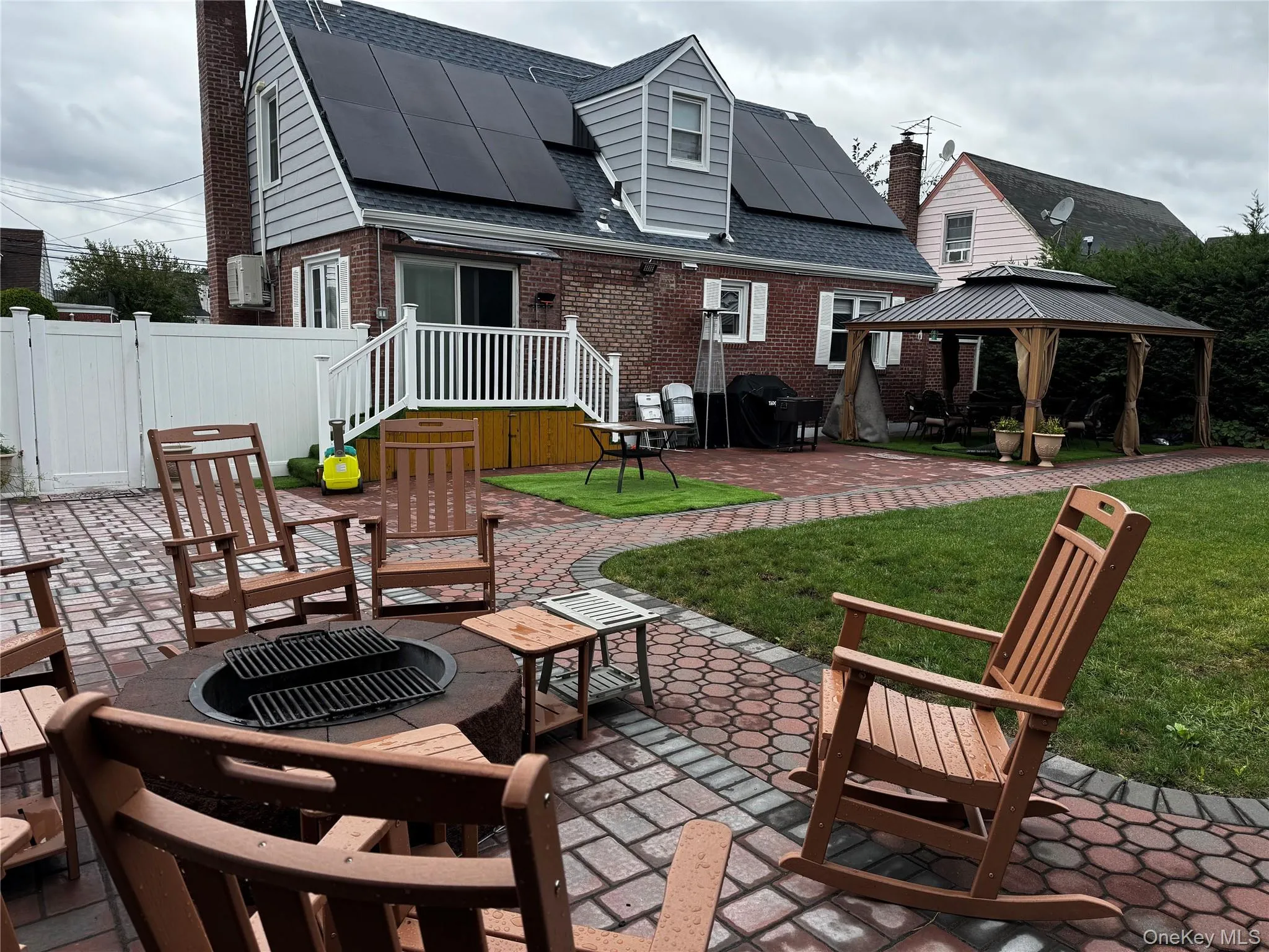 28 Bank Street, Hempstead, NY, 4 Bedroom Bedrooms, 6 Room Rooms,2 BathroomBathrooms,Residential Lease,For Rent,Bank,0,1055740 28 Bank Street, Hempstead, NY, 4 Bedroom Bedrooms, 6 Room Rooms,2 BathroomBathrooms,Residential Lease,For Rent,Bank,0,1055740