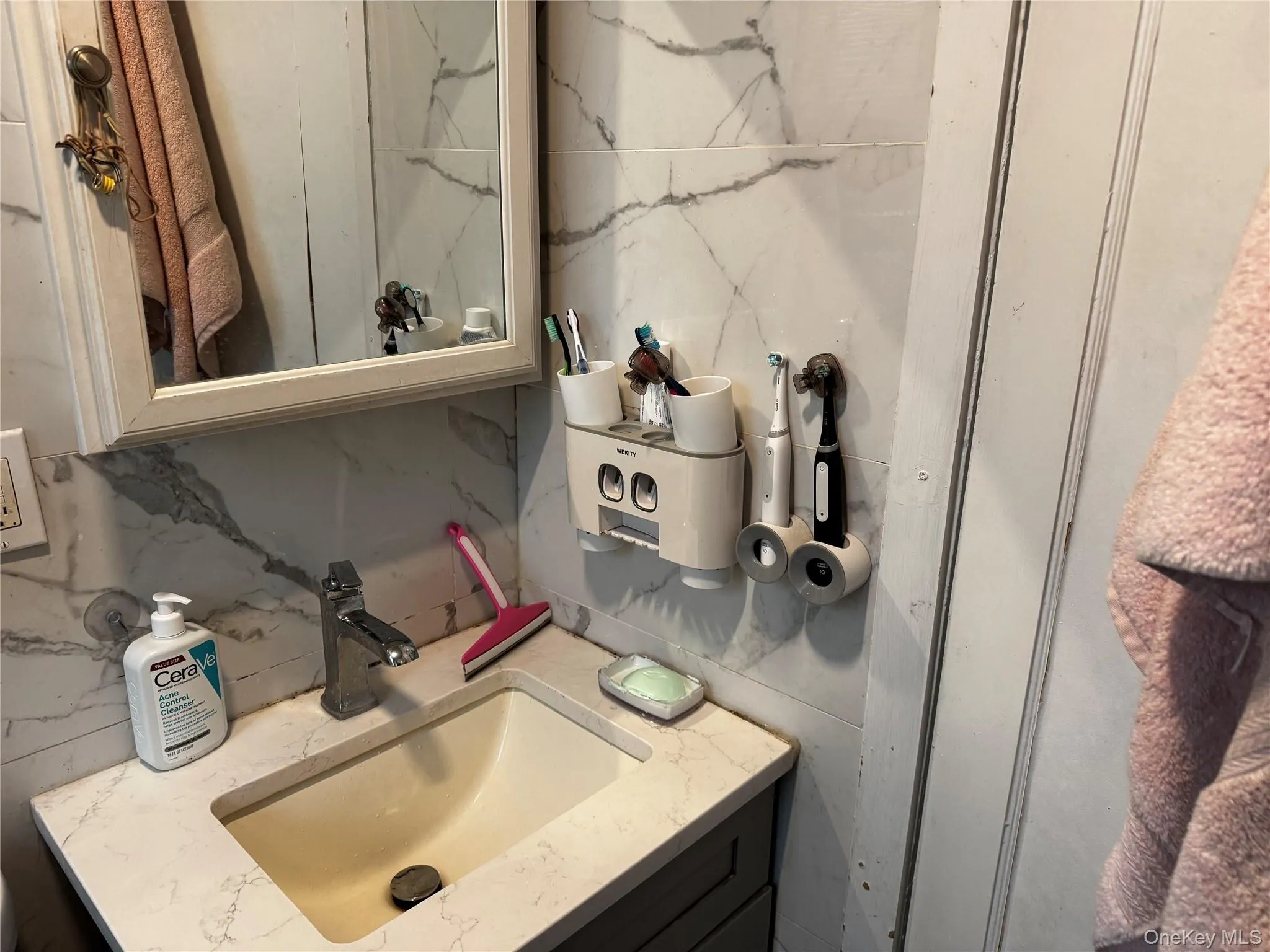 28 Bank Street, Hempstead, NY, 4 Bedroom Bedrooms, 6 Room Rooms,2 BathroomBathrooms,Residential Lease,For Rent,Bank,0,1055740 28 Bank Street, Hempstead, NY, 4 Bedroom Bedrooms, 6 Room Rooms,2 BathroomBathrooms,Residential Lease,For Rent,Bank,0,1055740