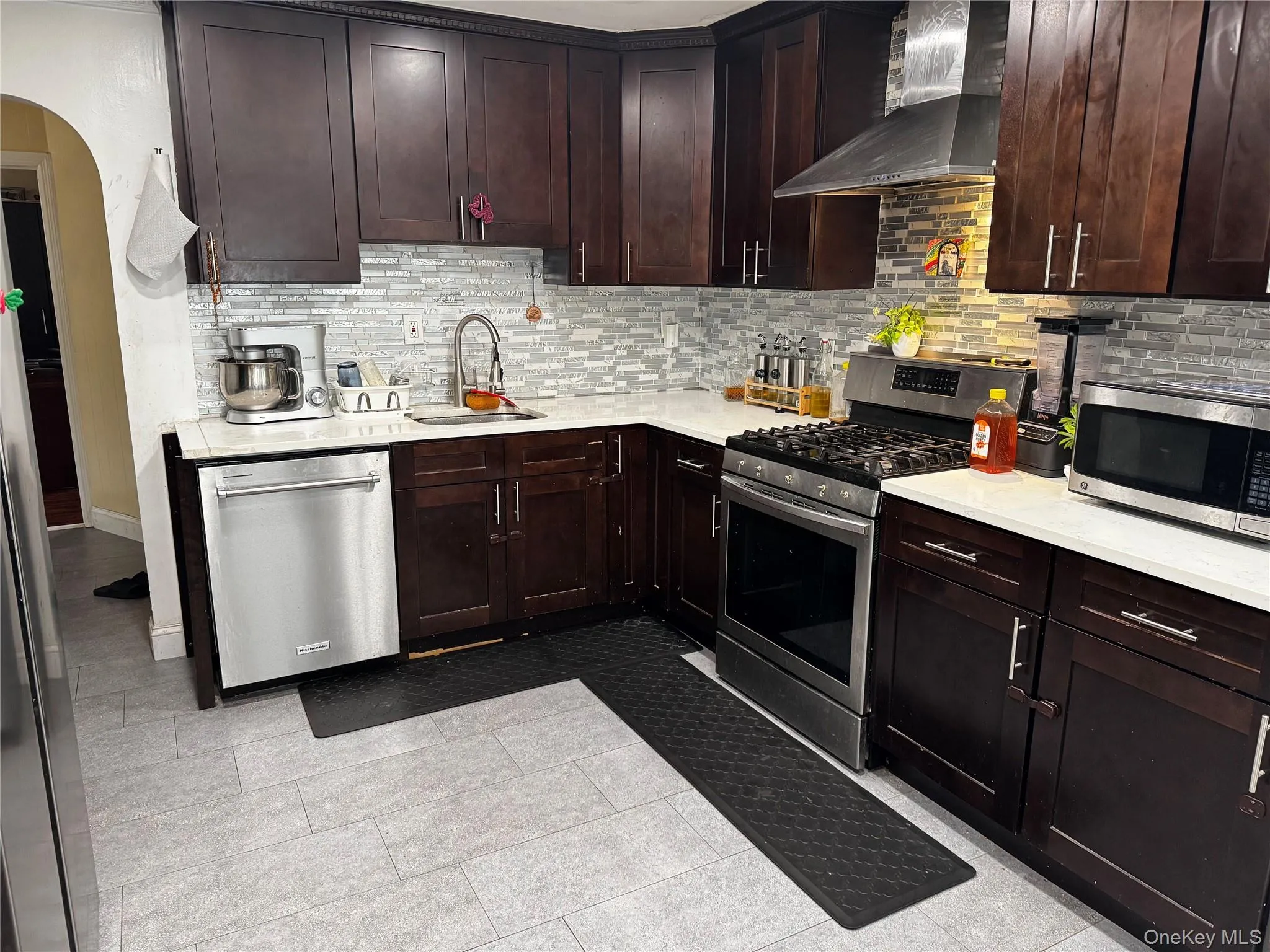 28 Bank Street, Hempstead, NY, 4 Bedroom Bedrooms, 6 Room Rooms,2 BathroomBathrooms,Residential Lease,For Rent,Bank,0,1055740 28 Bank Street, Hempstead, NY, 4 Bedroom Bedrooms, 6 Room Rooms,2 BathroomBathrooms,Residential Lease,For Rent,Bank,0,1055740