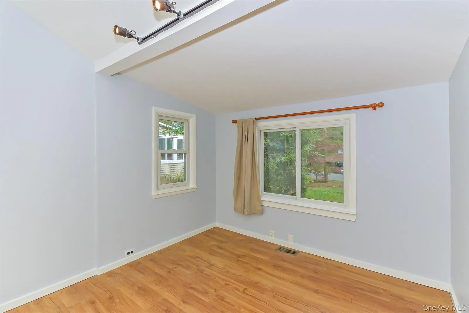 31 East Street, Southampton, NY, 1 Bedroom Bedrooms, 3 Room Rooms,1 BathroomBathrooms,Residential Lease,For Rent,East,0,1055747 31 East Street, Southampton, NY, 1 Bedroom Bedrooms, 3 Room Rooms,1 BathroomBathrooms,Residential Lease,For Rent,East,0,1055747