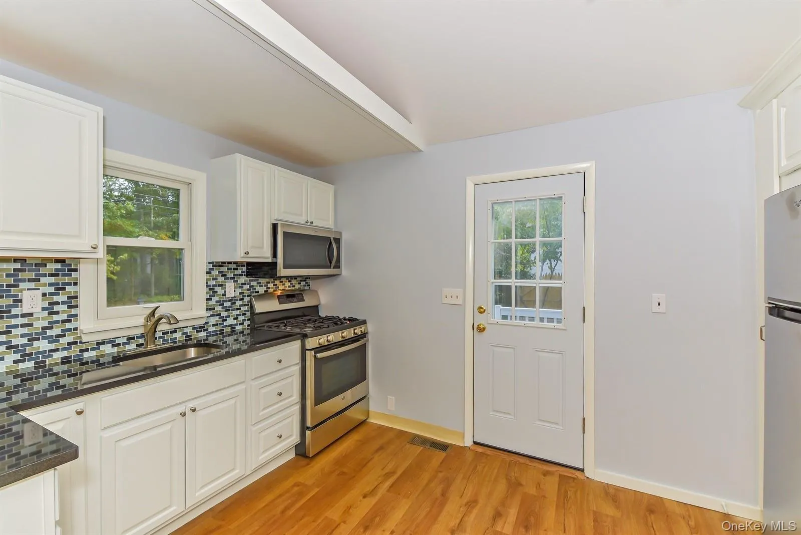31 East Street, Southampton, NY, 1 Bedroom Bedrooms, 3 Room Rooms,1 BathroomBathrooms,Residential Lease,For Rent,East,0,1055747 31 East Street, Southampton, NY, 1 Bedroom Bedrooms, 3 Room Rooms,1 BathroomBathrooms,Residential Lease,For Rent,East,0,1055747