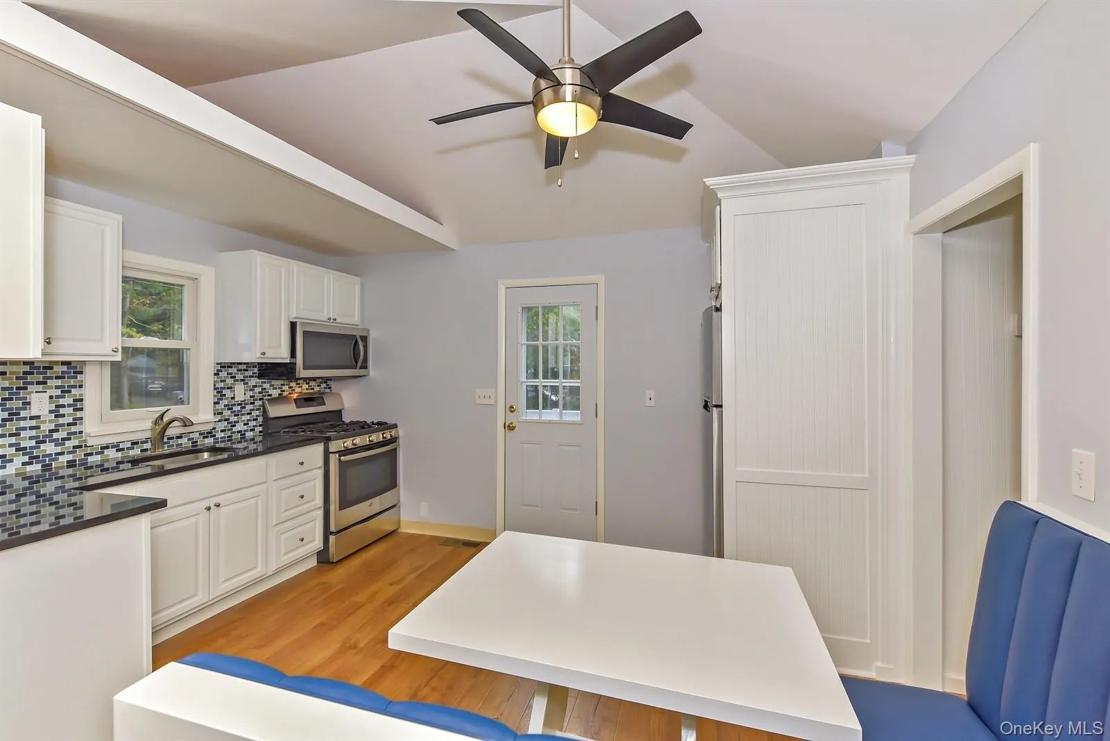 31 East Street, Southampton, NY, 1 Bedroom Bedrooms, 3 Room Rooms,1 BathroomBathrooms,Residential Lease,For Rent,East,0,1055747 31 East Street, Southampton, NY, 1 Bedroom Bedrooms, 3 Room Rooms,1 BathroomBathrooms,Residential Lease,For Rent,East,0,1055747