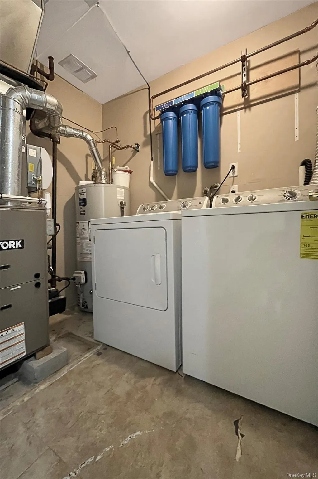 Full size washer & dryer in laundry room / furnace Full size washer & dryer in laundry room / furnace