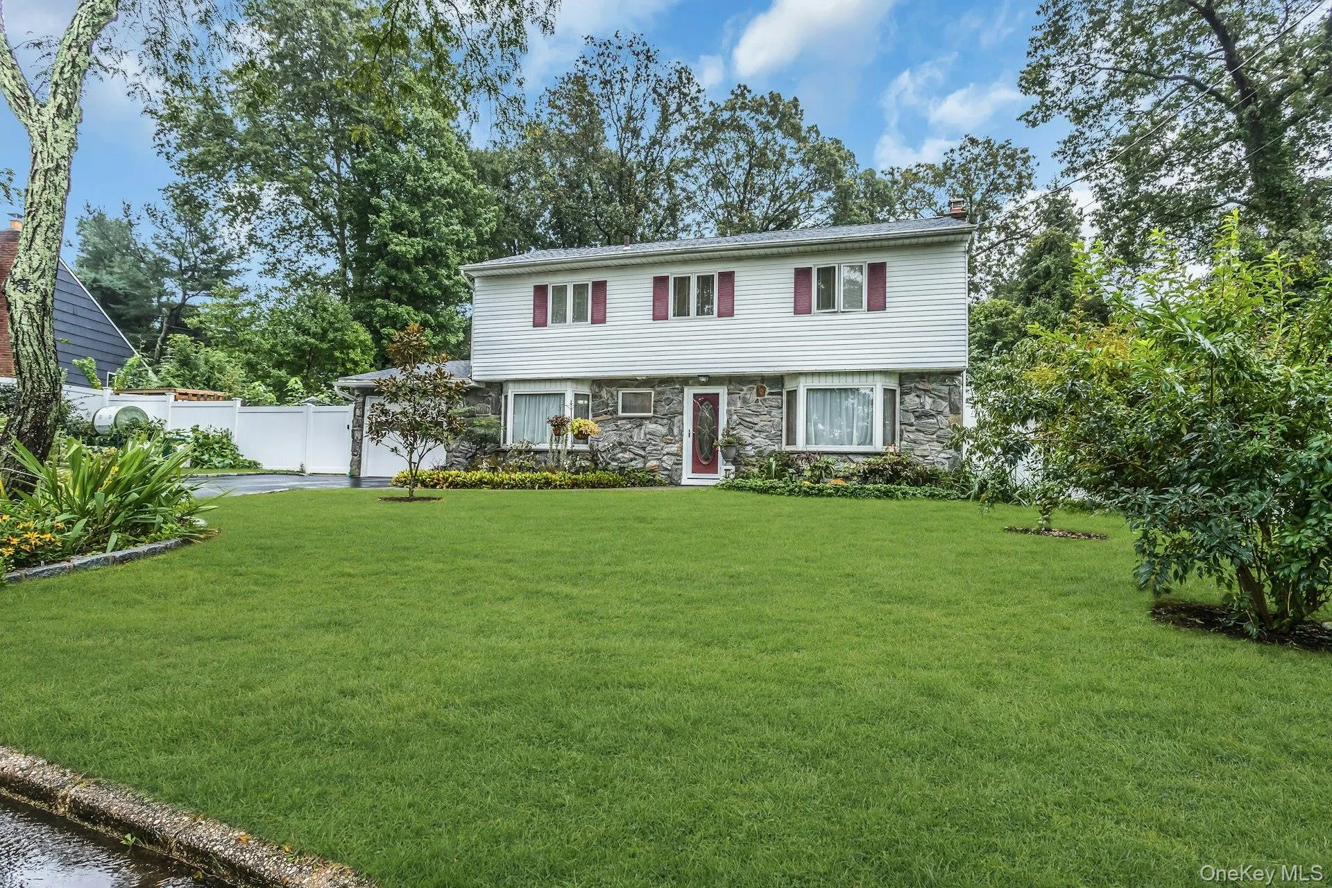 22 Rolling Hills Drive, Huntington, NY, 3 Bedrooms Bedrooms, 7 Rooms Rooms,2 BathroomsBathrooms,Residential,For Rent,Rolling Hills,0,1055752 22 Rolling Hills Drive, Huntington, NY, 3 Bedrooms Bedrooms, 7 Rooms Rooms,2 BathroomsBathrooms,Residential,For Rent,Rolling Hills,0,1055752