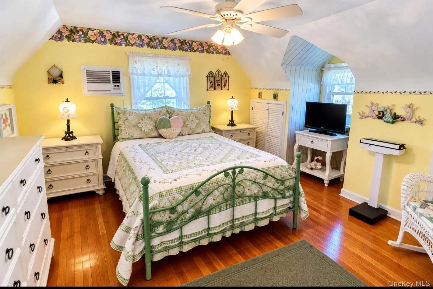 199 Claxton Avenue, Hempstead, NY, 3 Bedrooms Bedrooms, 7 Rooms Rooms,1 BathroomBathrooms,Residential,For Rent,Claxton,0,1055758 199 Claxton Avenue, Hempstead, NY, 3 Bedrooms Bedrooms, 7 Rooms Rooms,1 BathroomBathrooms,Residential,For Rent,Claxton,0,1055758