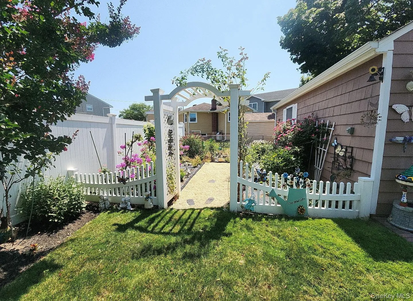 199 Claxton Avenue, Hempstead, NY, 3 Bedrooms Bedrooms, 7 Rooms Rooms,1 BathroomBathrooms,Residential,For Rent,Claxton,0,1055758 199 Claxton Avenue, Hempstead, NY, 3 Bedrooms Bedrooms, 7 Rooms Rooms,1 BathroomBathrooms,Residential,For Rent,Claxton,0,1055758