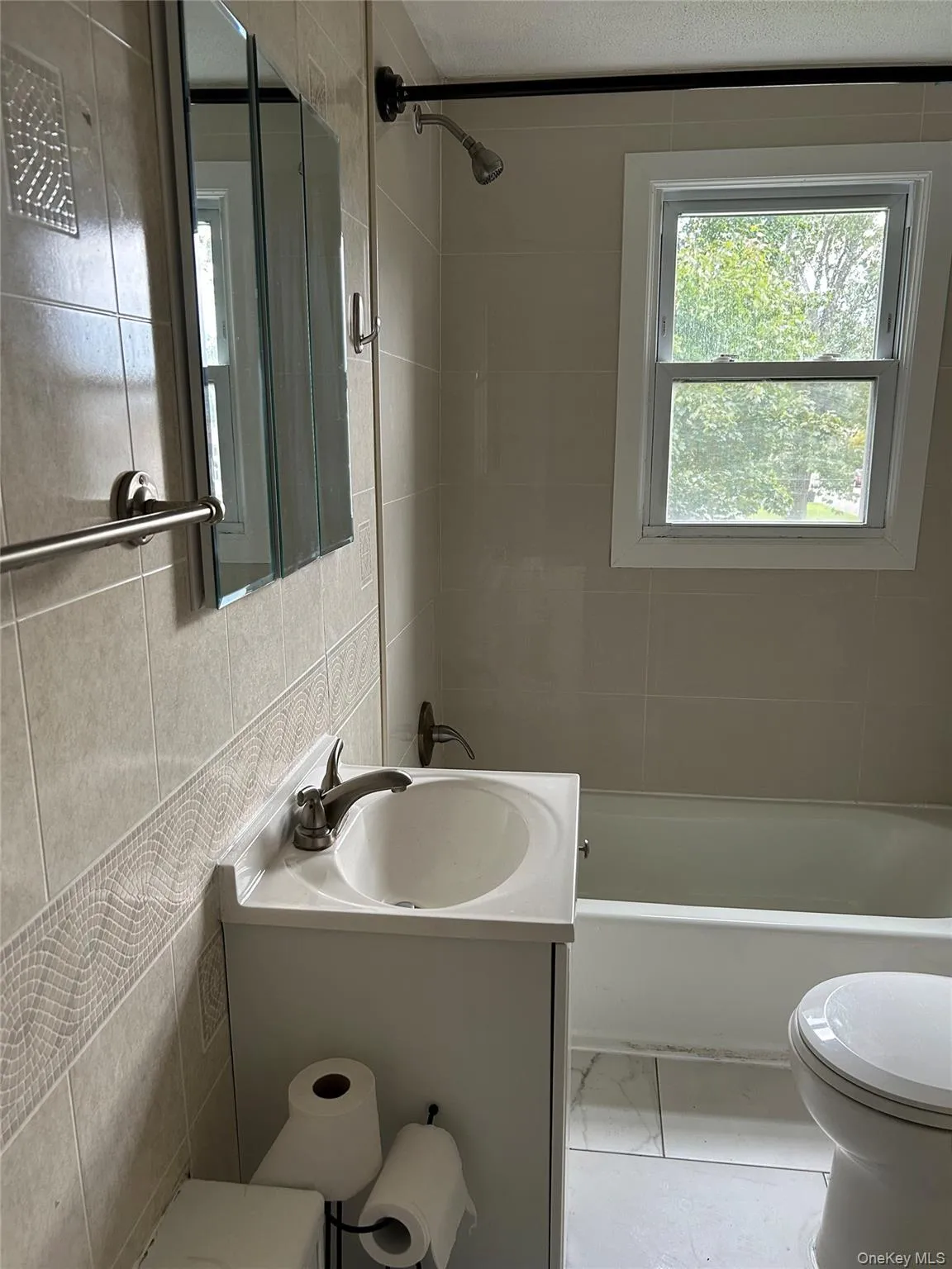 Full Bath Full Bath